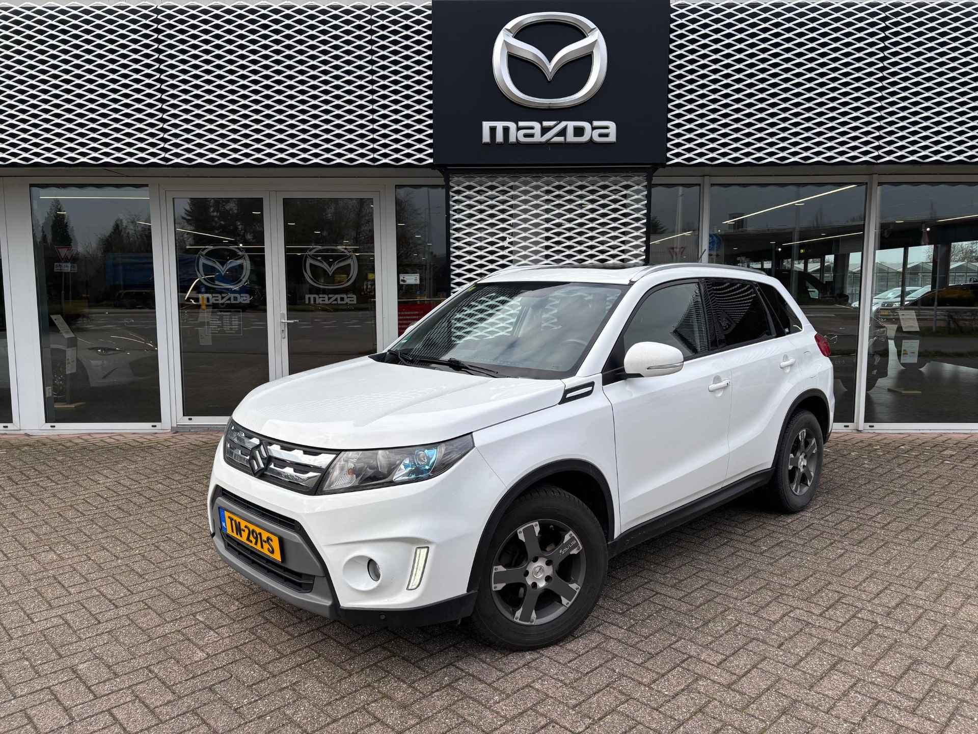 Suzuki Vitara 1.6 High Executive AUTOMAAT | PANORAMA DAK | WEINIG KILOMETERS | - 2/6