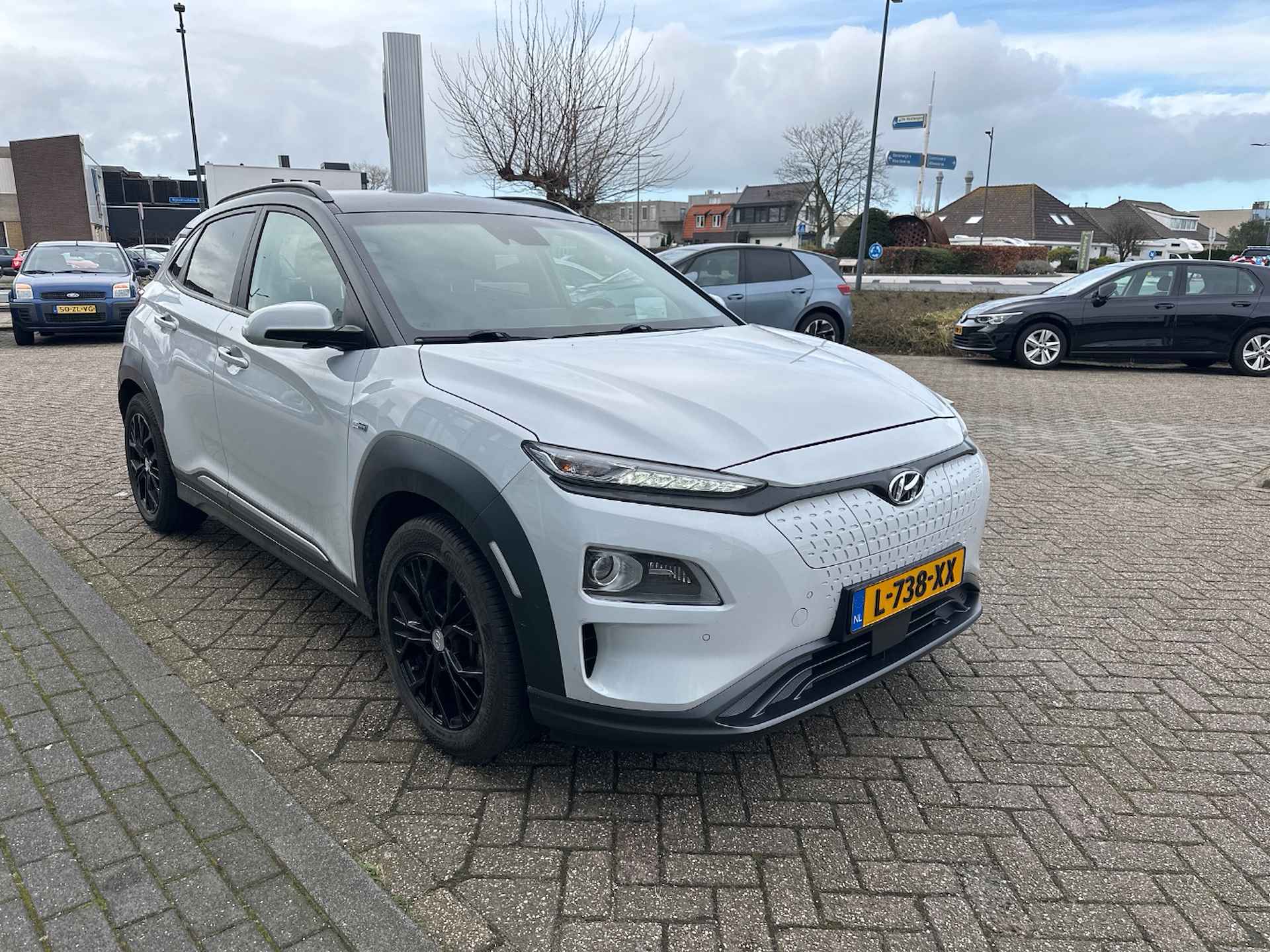 Hyundai KONA EV Fashion 64 kWh | DEALER OH | CAMERA | STOELVERWARMING | ADAPTIVE CRUISE | CLIMATE CTRL | - 2/10