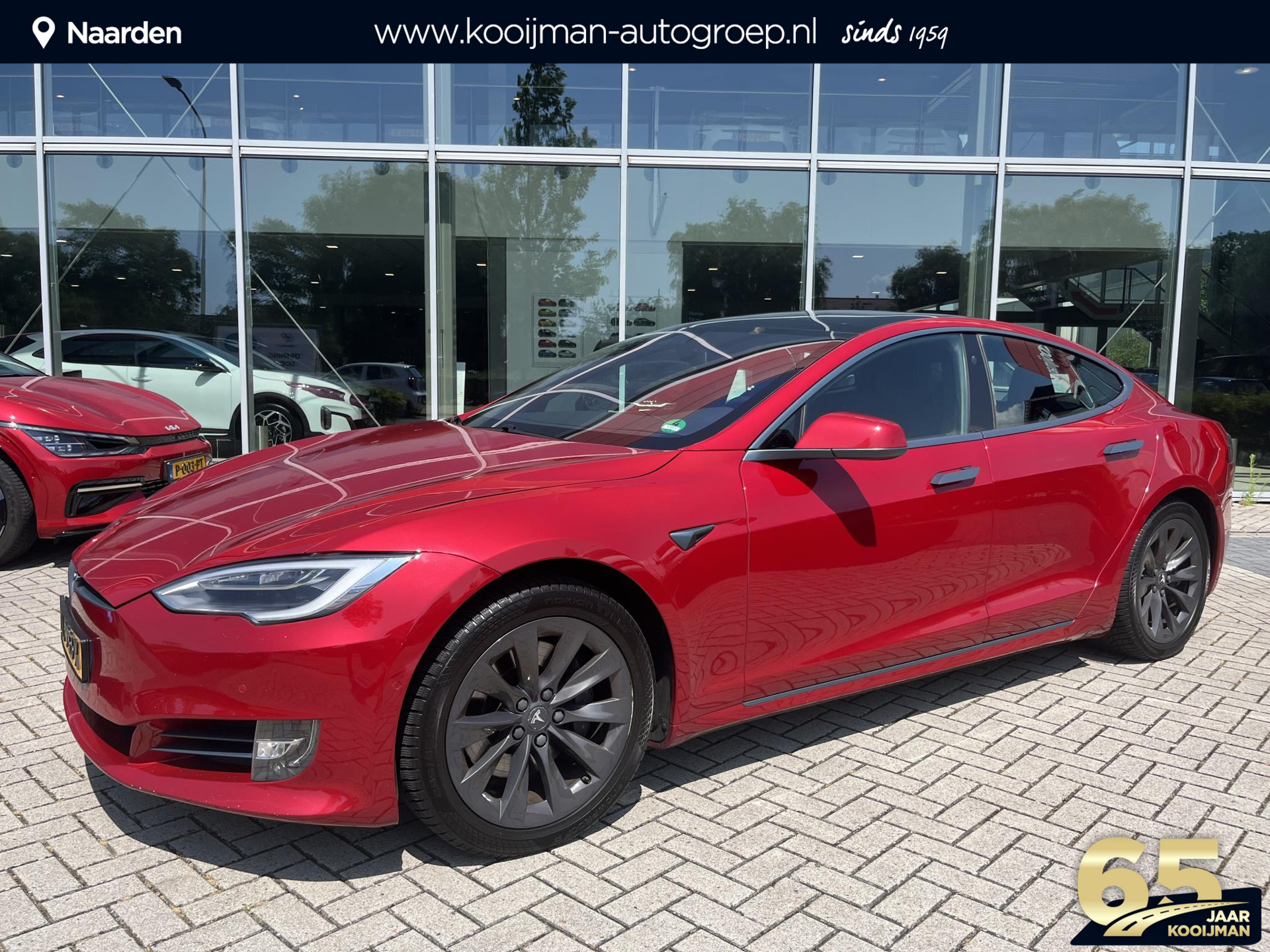 Tesla Model S 75D | Panoramadak | 12 MAANDEN BOVAG GARANTIE | Elektrisch verstelbare stoelen | Achteruitrijcamera |