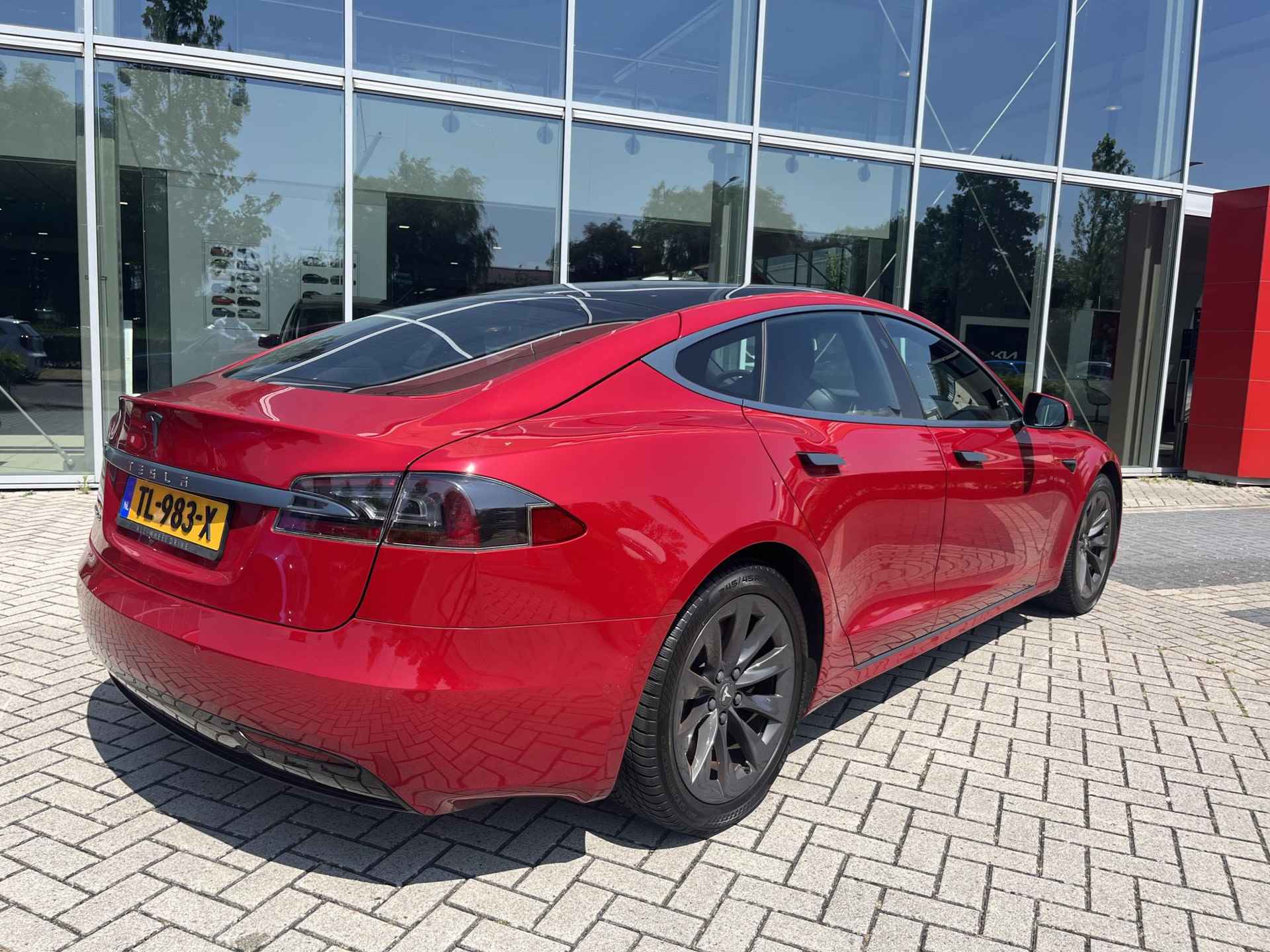 Tesla Model S 75D | Panoramadak | 12 MAANDEN BOVAG GARANTIE | Elektrisch verstelbare stoelen | Achteruitrijcamera | - 2/31