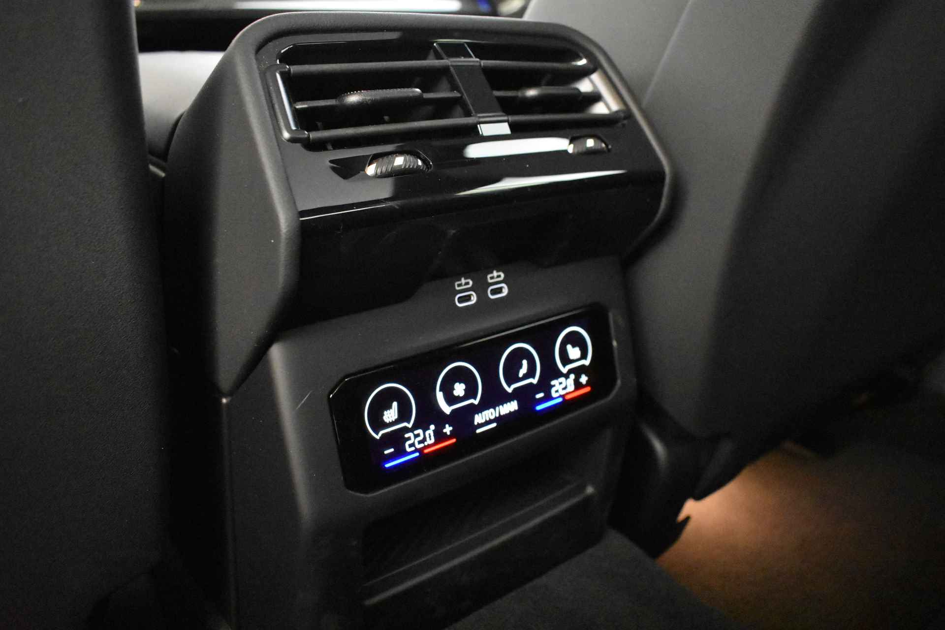 BMW i5 eDrive40 M Sport 84 kWh / Panoramadak / Trekhaak / Parking Assistant Professional / Stoelventilatie / Adaptieve LED / Driving Assistant Professional - 16/73