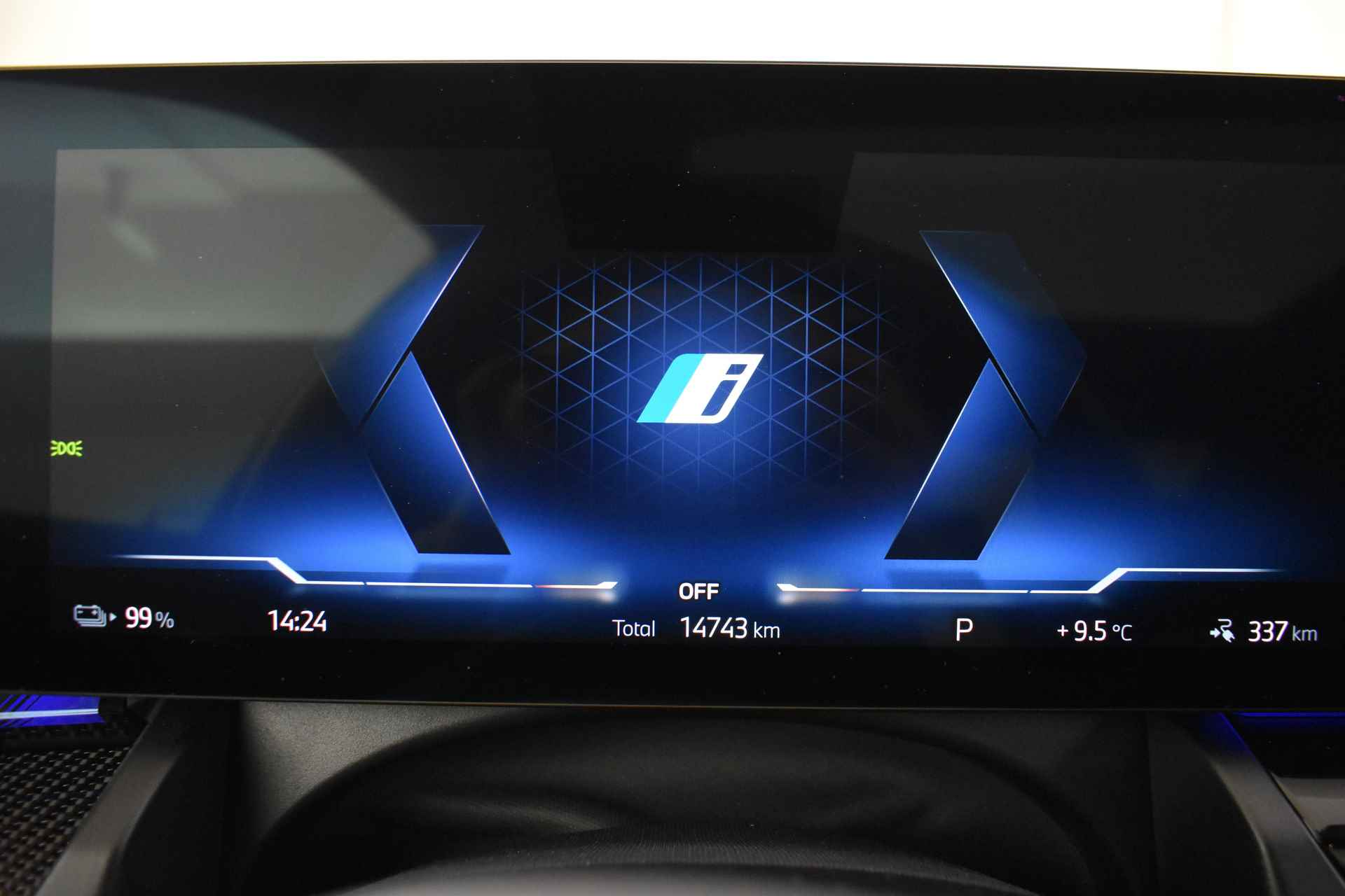 BMW i5 eDrive40 M Sport 84 kWh / Panoramadak / Trekhaak / Parking Assistant Professional / Stoelventilatie / Adaptieve LED / Driving Assistant Professional - 51/73