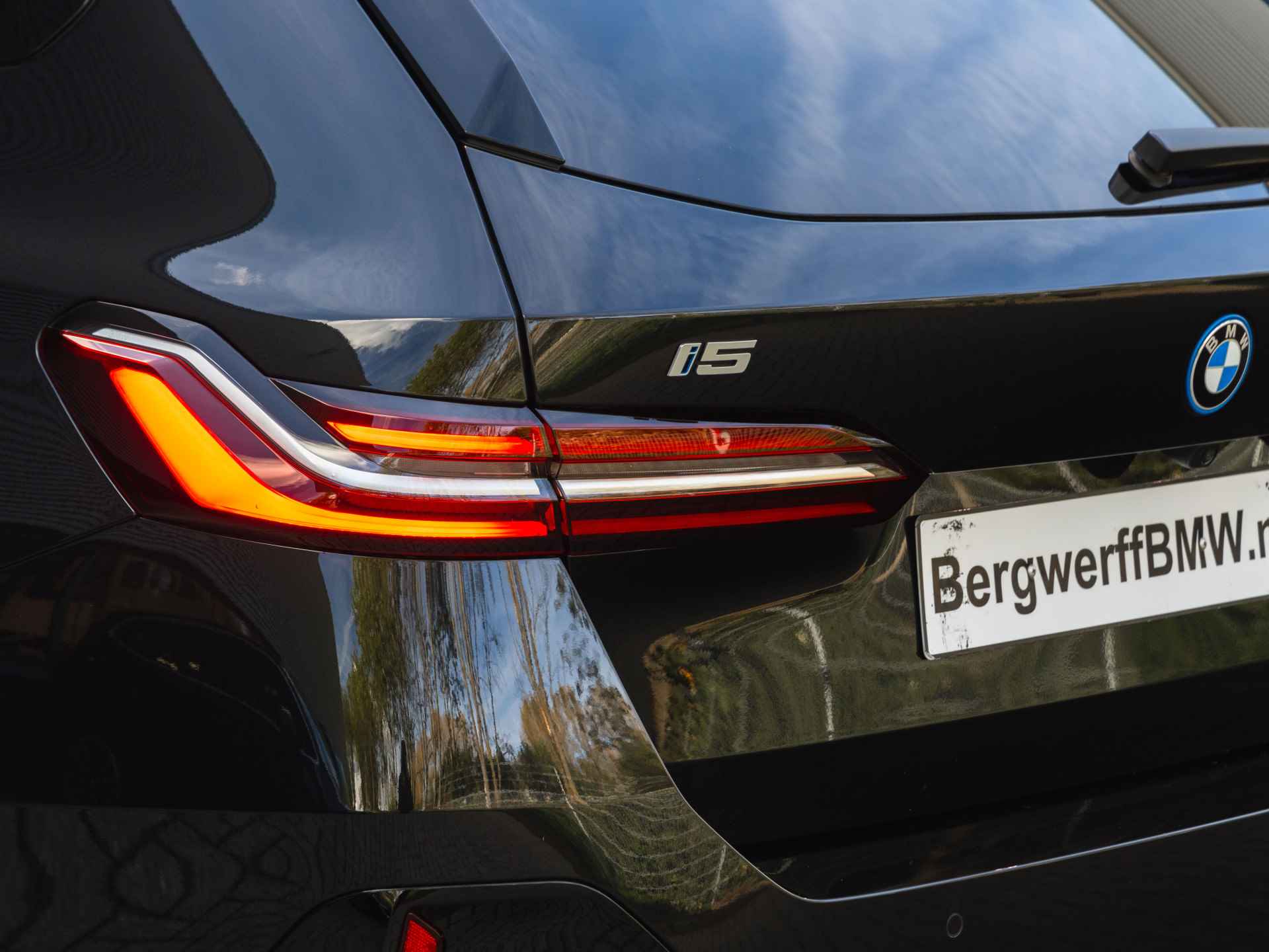 BMW i5 Touring eDrive40 M-Sport - Trekhaak - Driving Ass Prof - Harman-Kardon - Stoelventilatie - 10/46