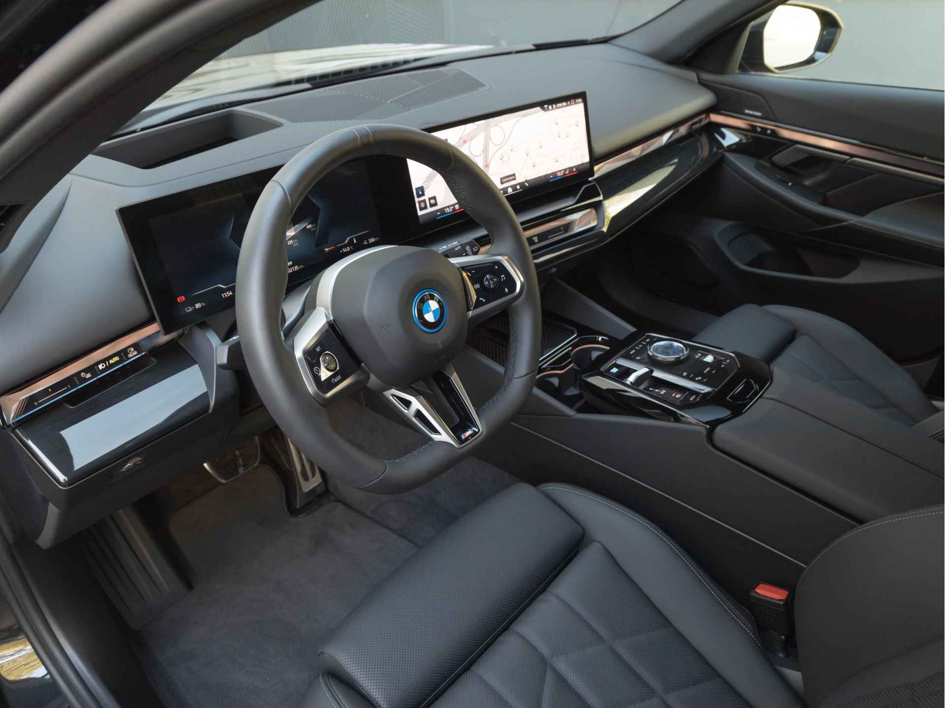 BMW i5 Touring eDrive40 M-Sport - Trekhaak - Driving Ass Prof - Harman-Kardon - Stoelventilatie - 14/46