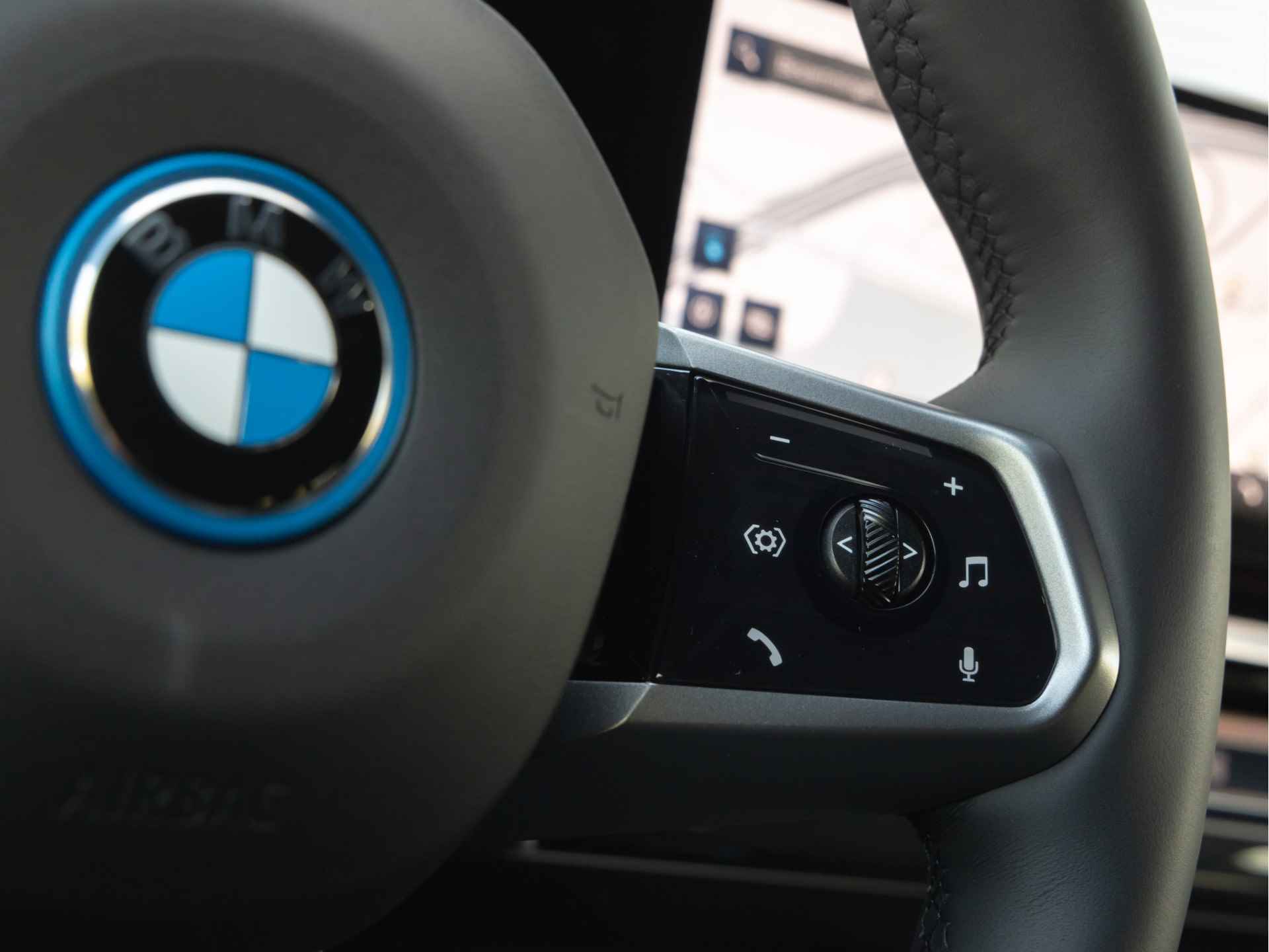 BMW i5 Touring eDrive40 M-Sport - Trekhaak - Driving Ass Prof - Harman-Kardon - Stoelventilatie - 35/46