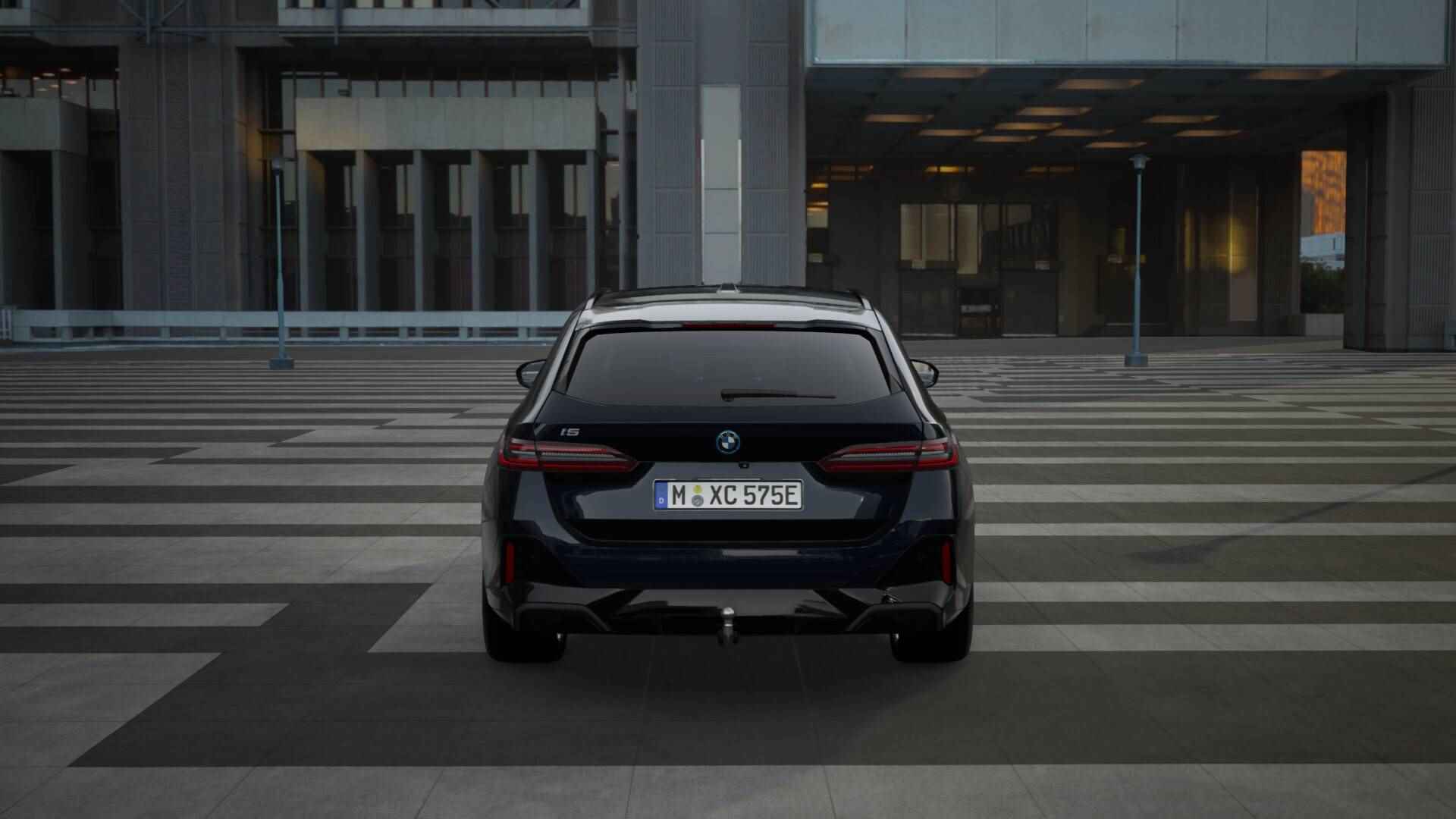BMW i5 Touring eDrive40 High Executive M Sport 84 kWh / Panoramadak / Trekhaak / Parking Assistant Professional / Bowers & Wilkins / Adaptieve LED / Stoelventilatie / Comfort Access - 5/11