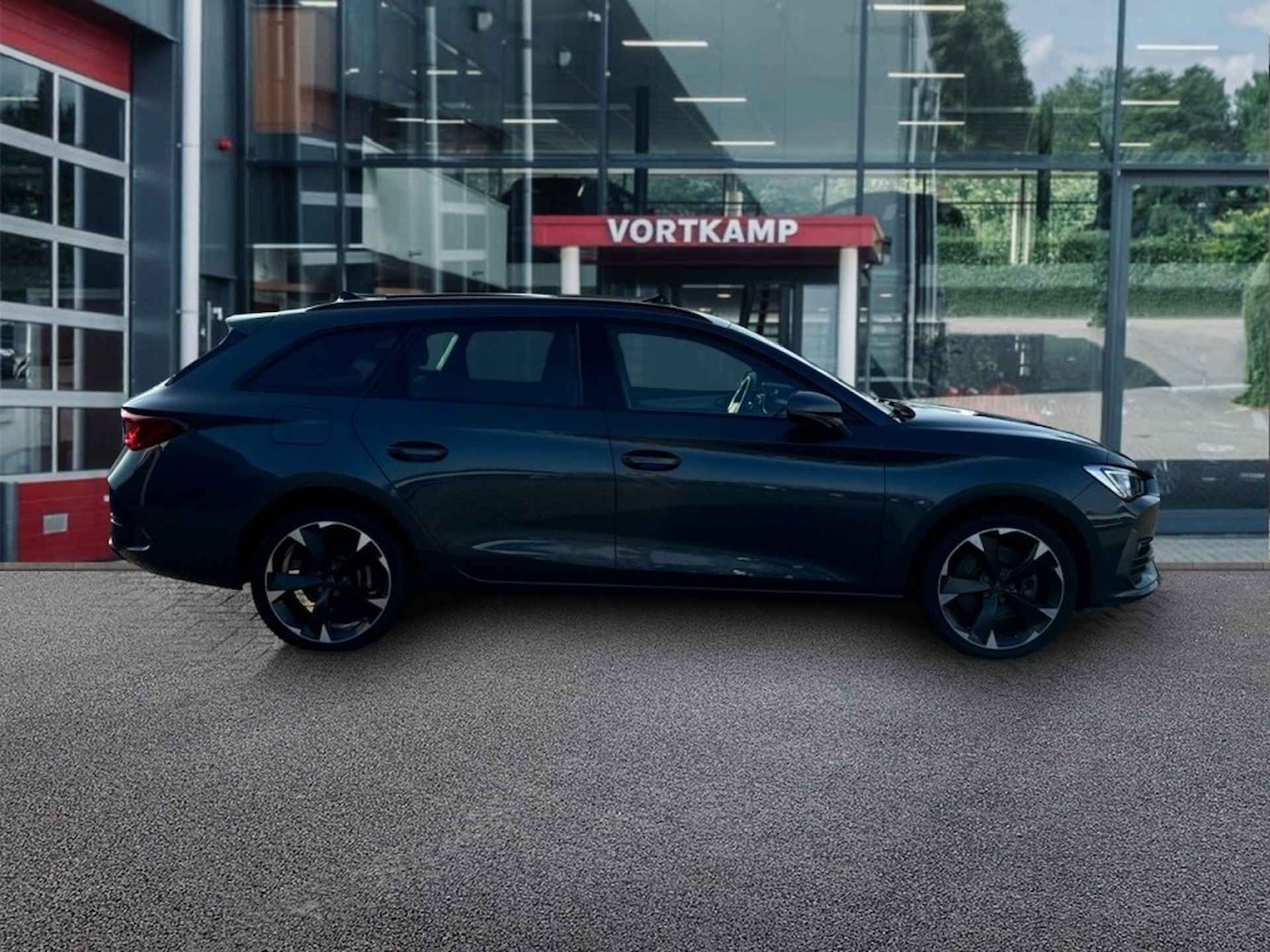 CUPRA Leon Sportstourer 1.4 TSI DSG E-HYBRID PANO-DAK/MEMORY/NAVI/ACC/STOELVERW - 4/24