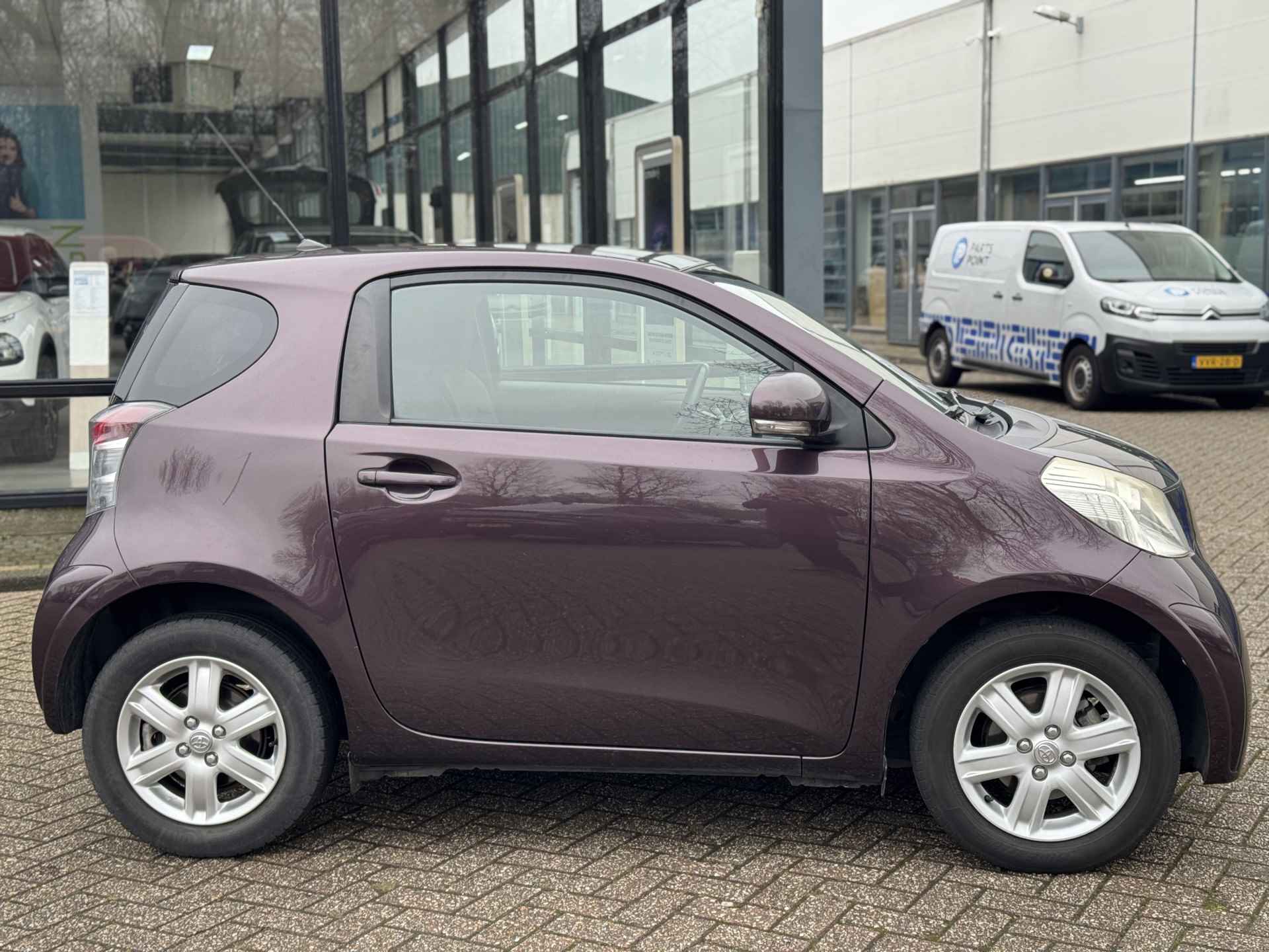 Toyota iQ 1.0 VVTi Comfort - 5/18