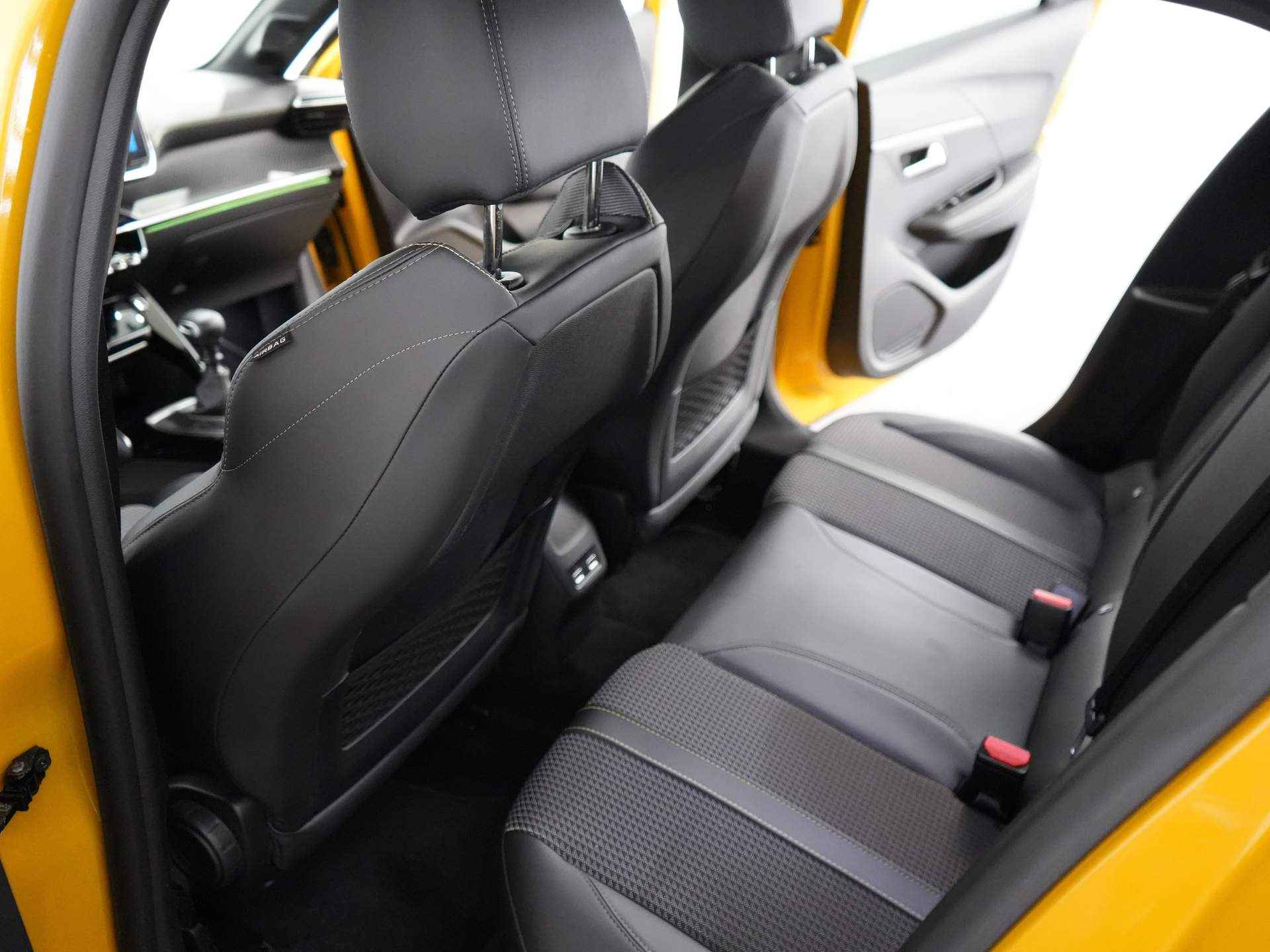 Peugeot 208 1.2 PureTech GT-Line | Apple Carplay/Android Auto | Cruise control | Airco | Navigatie - 11/30