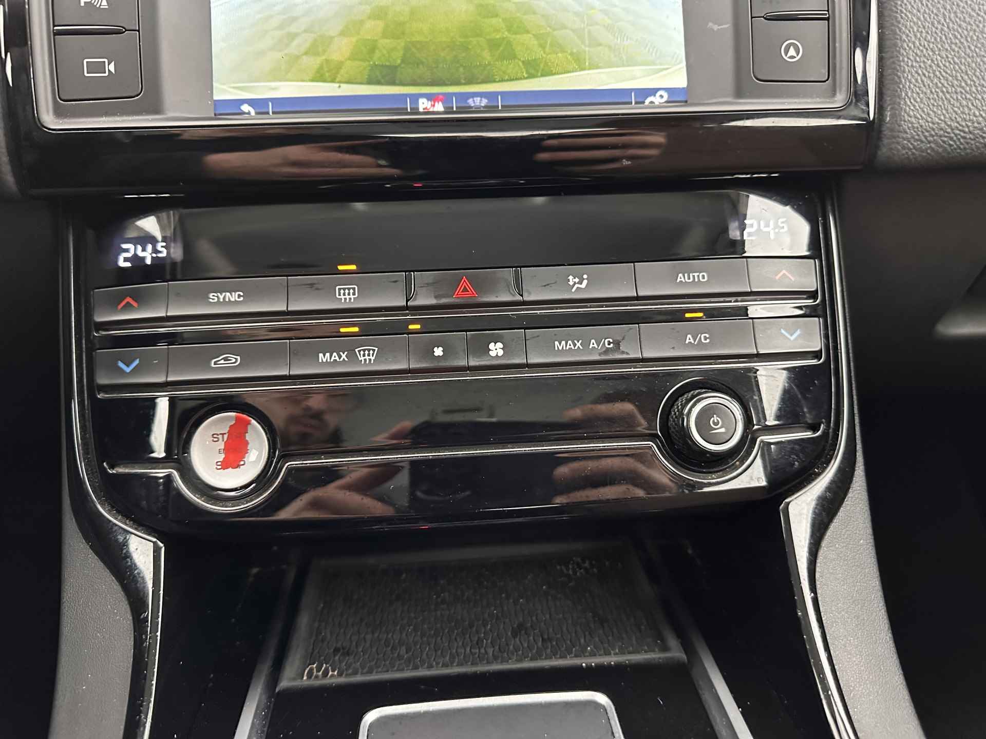 Jaguar XE 2.0 D Pure In-Control-Pack Aut. *FULL-LEATHER | NAVI-FULLMAP | COMFORT-SEATS | CAMERA | ECC | SHIFT-PADDLES | LANE-ASSIST | PDC | HEATED-SEATS | CRUISE | 17''ALU* - 14/33