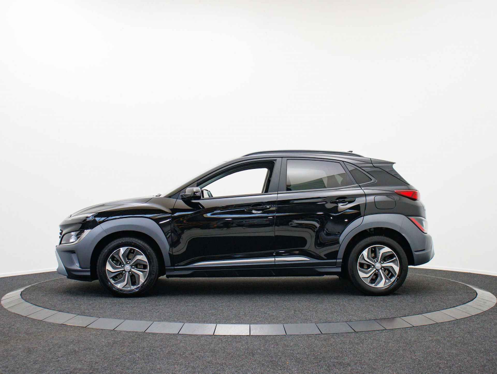 Hyundai Kona 1.6 GDI HEV Fashion | private lease 499 p.m. - 10/49