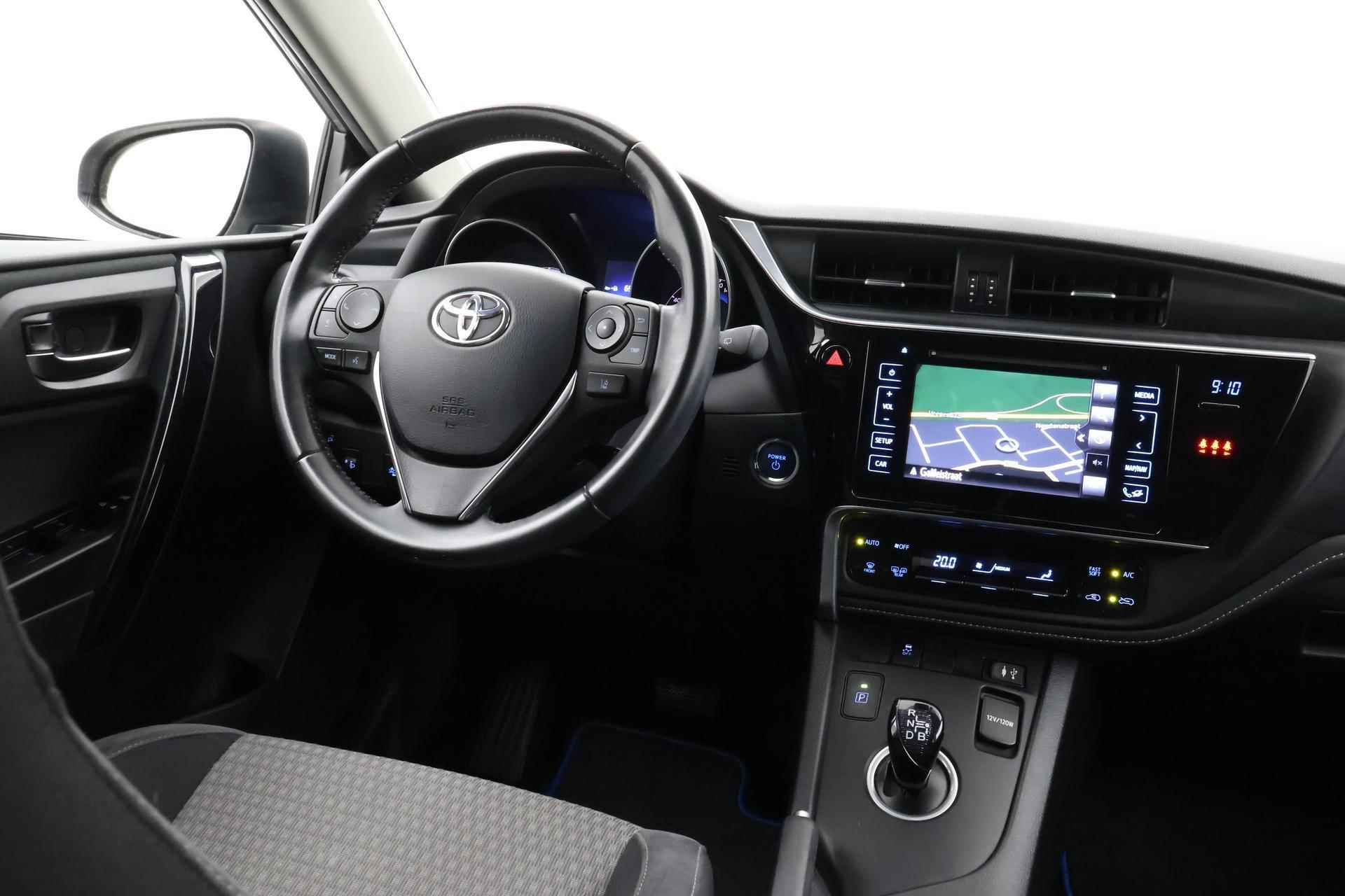 Toyota Auris Touring Sports 1.8 Hybrid Black Edition | Trekhaak | Navigatie - 23/38