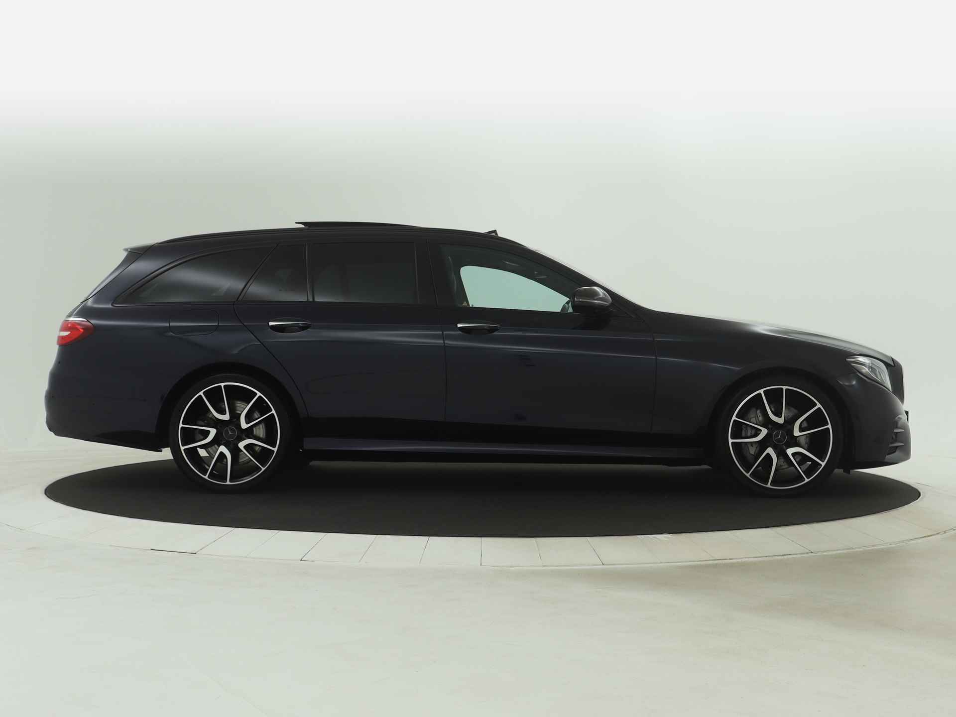 Mercedes-Benz E-Klasse Estate 43 AMG 4MATIC Premium Plus Limited | Panoramadak | Memory seats | 360 ° camera | Stoelverwarming | Navigatie | Sfeerverlichting | Standkachel | - 13/42