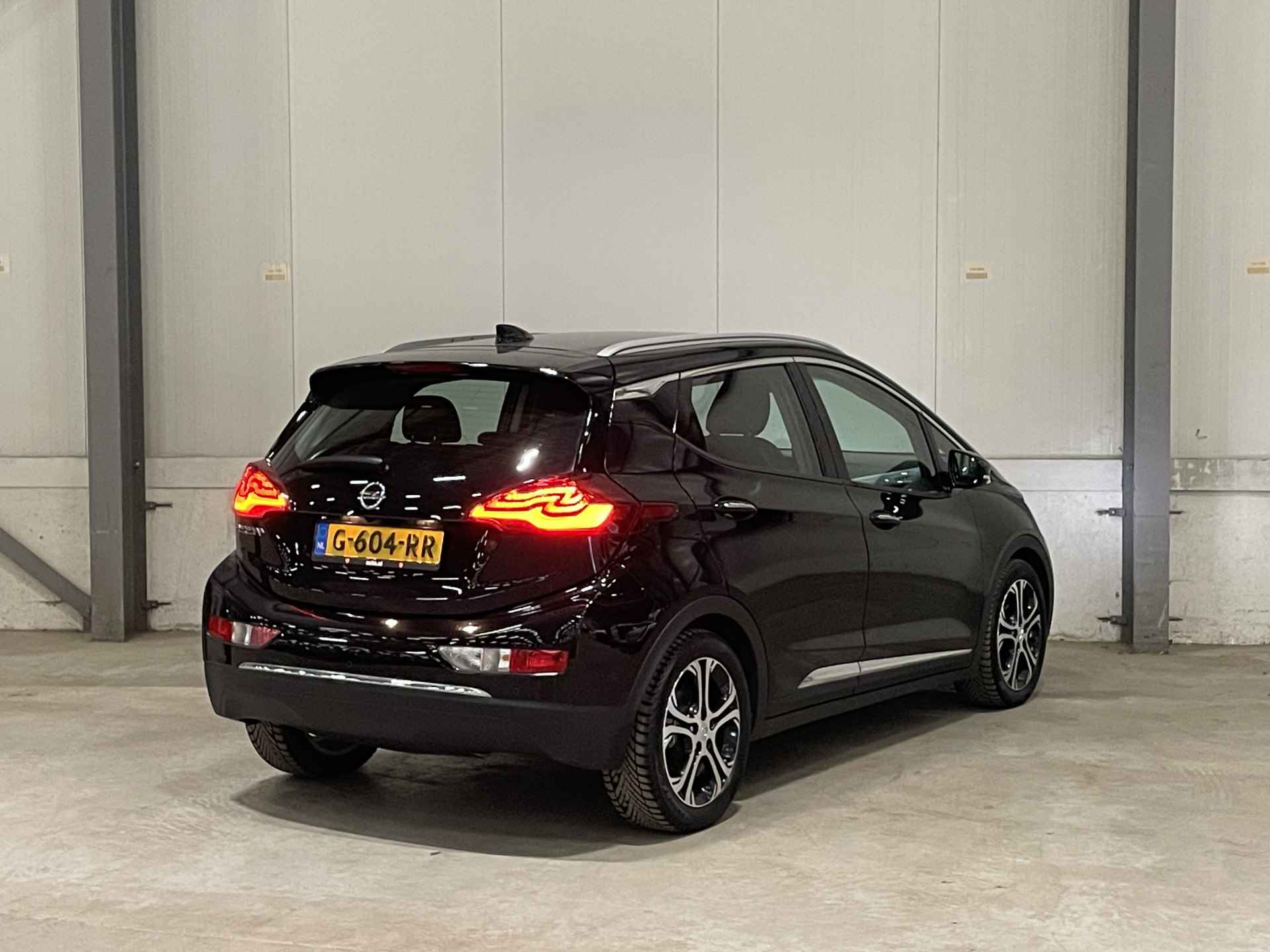 Opel Ampera-E Business executive 60 kWh | Lederen bekleding | BOSE | Camera | Carplay | Stoelverwarming V+A | Dodehoek detectie | - 3/38