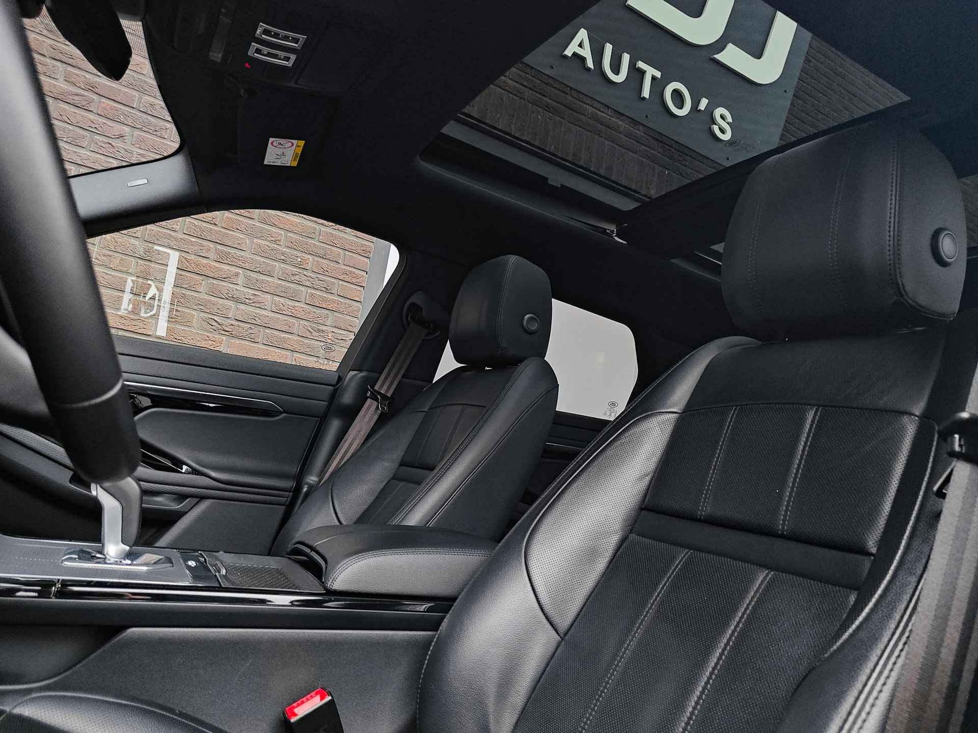 Land Rover Range Rover Evoque 1.5 P300e AWD S | PANO | 20" | All-Black | Trekhaak |  Leer | Elek. stoelen | - 9/39