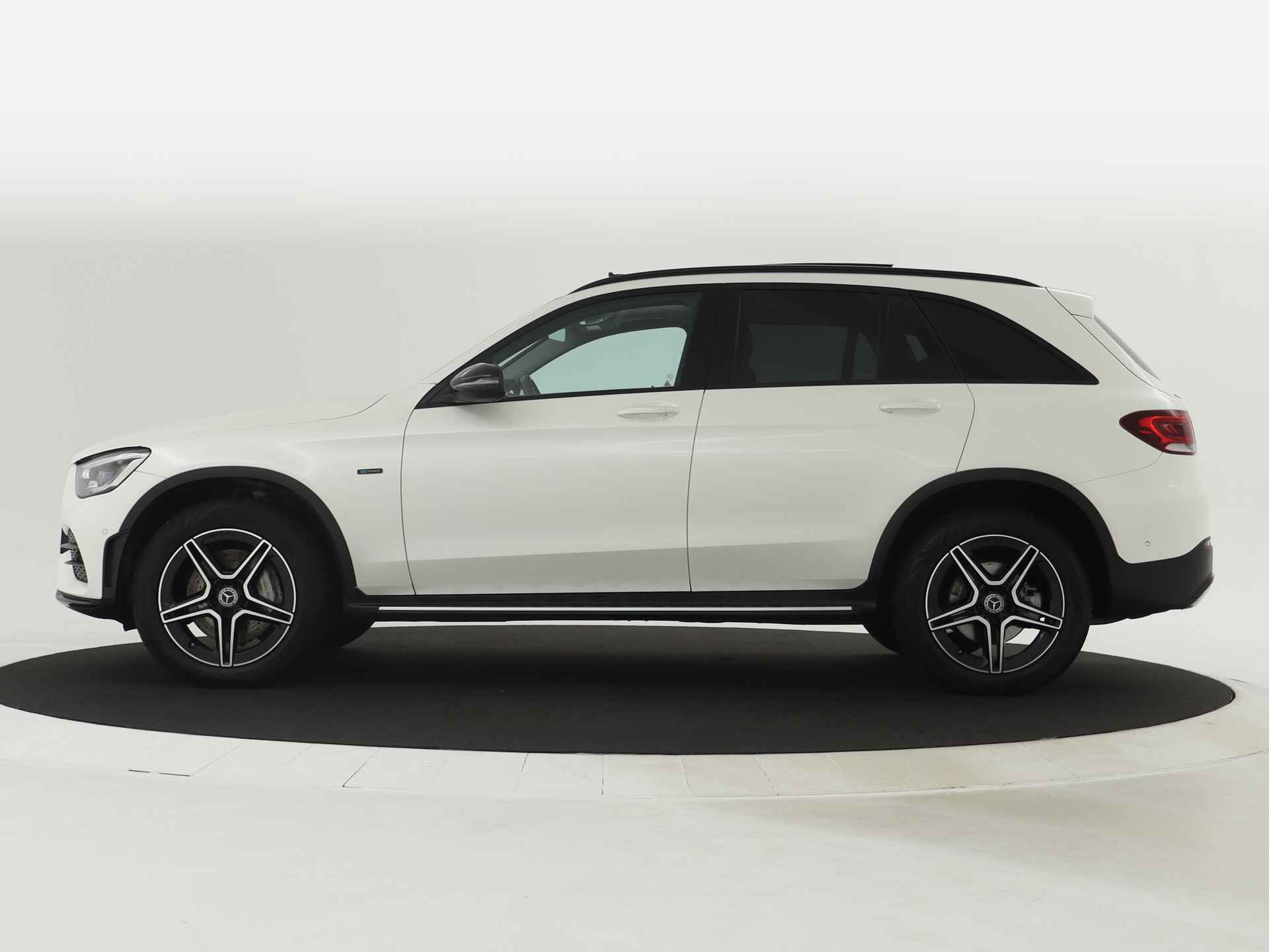 Mercedes-Benz GLC 300 e 4MATIC Premium Plus | Trekhaak | Inclusief 24 maanden MB Certified garantie voor Europa. - 4/46