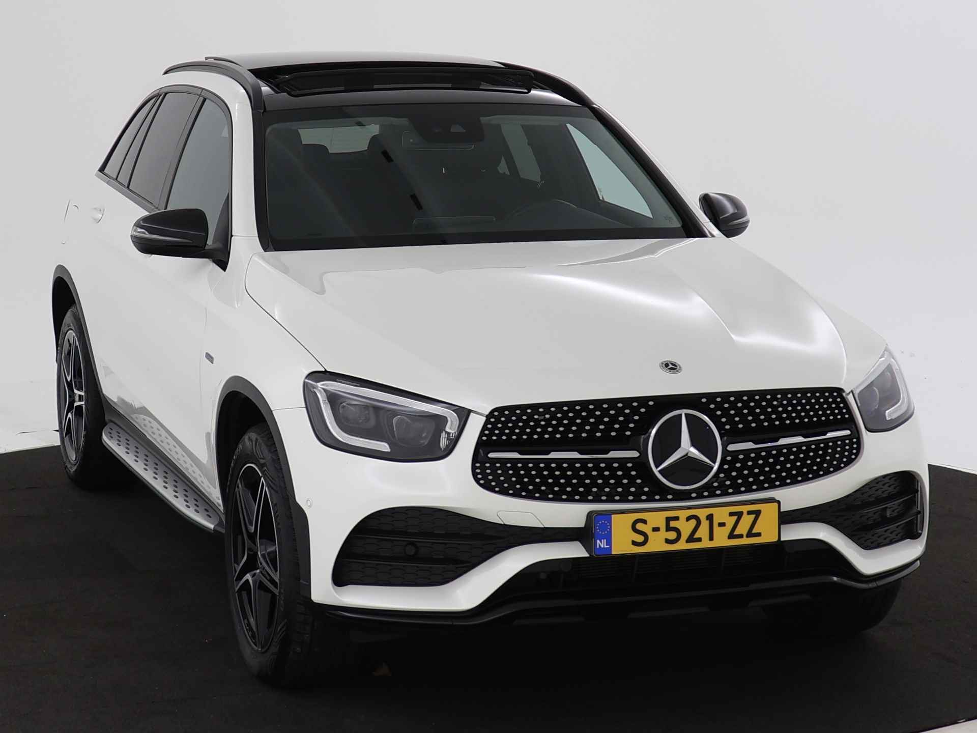 Mercedes-Benz GLC 300 e 4MATIC Premium Plus | Trekhaak | Inclusief 24 maanden MB Certified garantie voor Europa. - 29/46