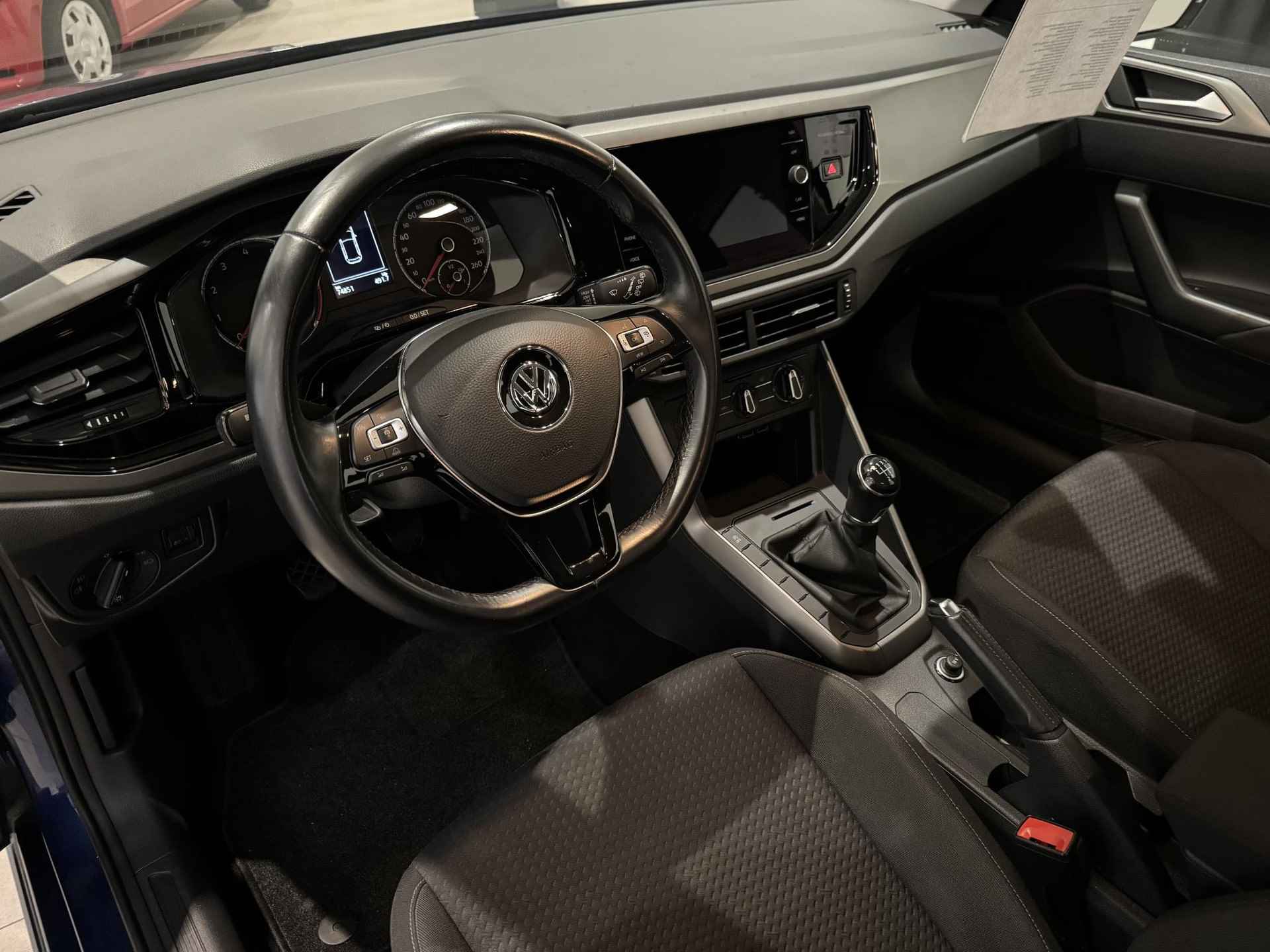 Volkswagen Polo 1.0 TSI Comfortline Navigatie | App Connect | Airconditioning | Adaptive Cruise controle | Electrische ramen - 3/15