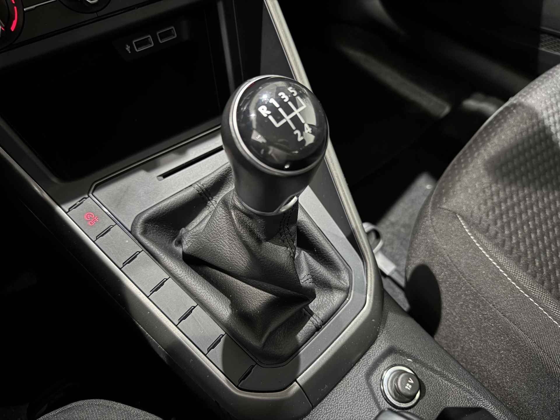 Volkswagen Polo 1.0 TSI Comfortline Navigatie | App Connect | Airconditioning | Adaptive Cruise controle | Electrische ramen - 8/15