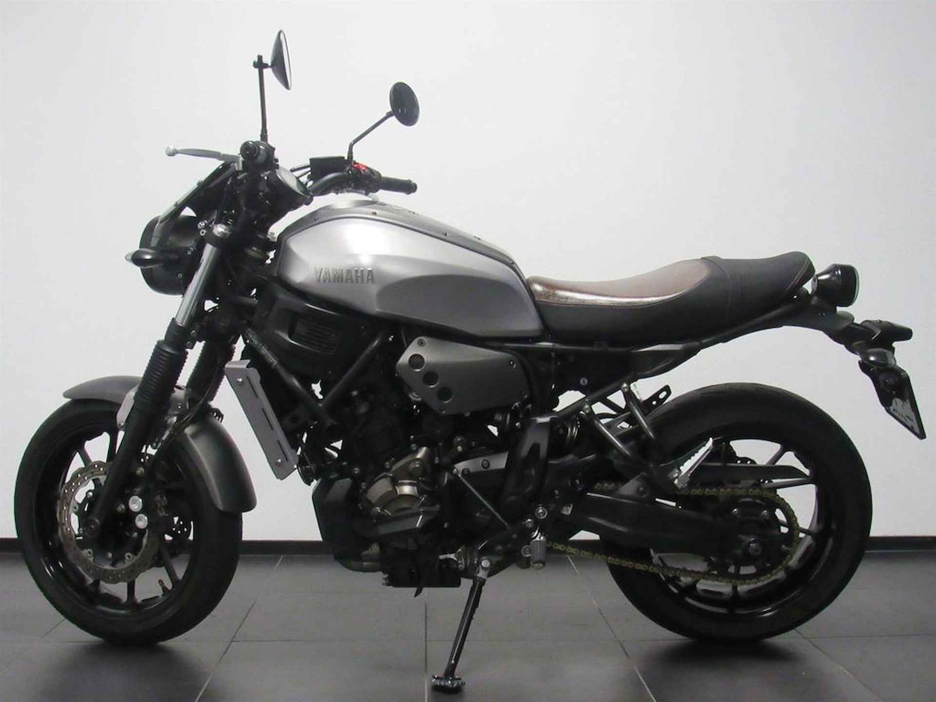 Yamaha XSR 700 ABS - 4/8