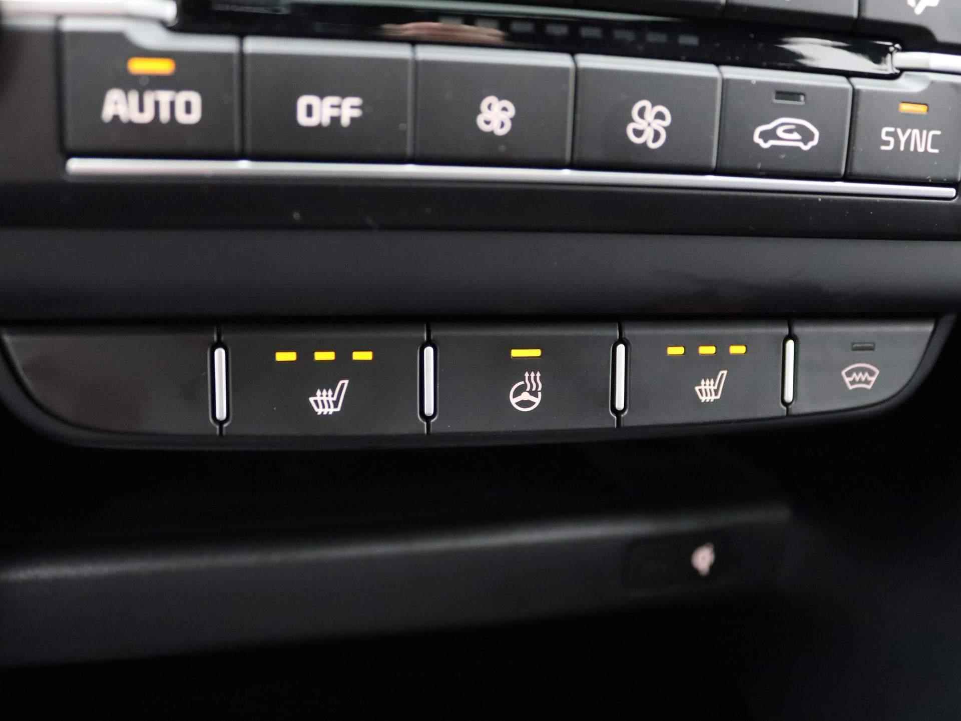 Kia Ceed 1.6 T-GDi GT | UNIEK | Navigatie | Climate Control | Parkeersensoren | Camera | Stoelverwarming | Vraag naar de actuele kilometerstand | - 24/52