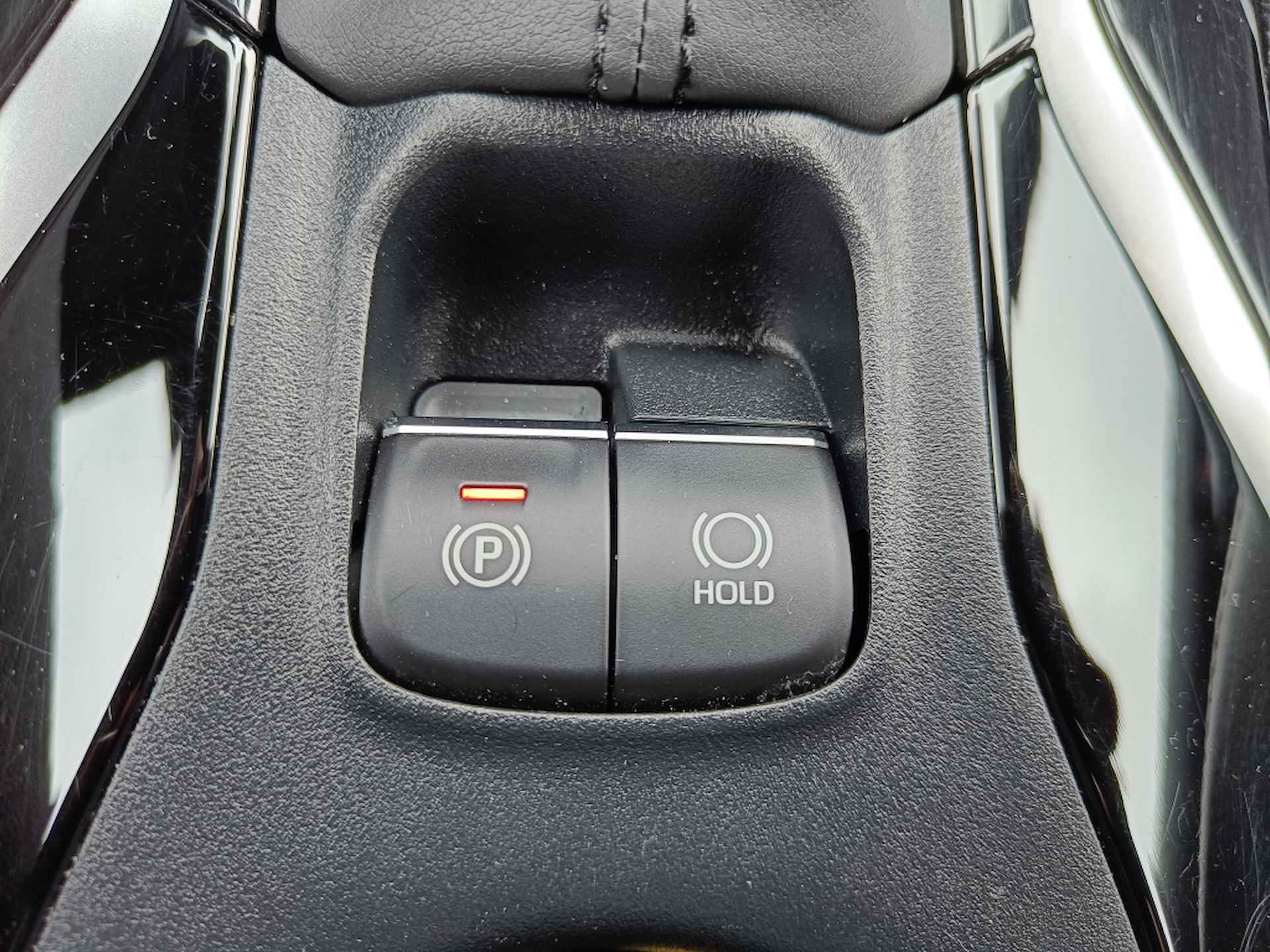 Toyota Corolla Touring Sports 1.8 Hybrid Dynamic | Orig. NL | Navi | Android Auto, Apple Carpl - 21/38