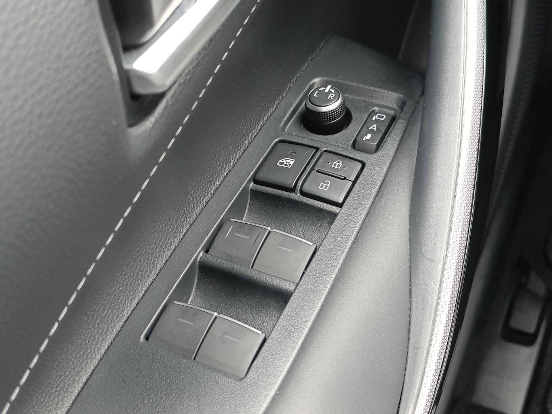 Toyota Corolla Touring Sports 1.8 Hybrid Dynamic | Orig. NL | Navi | Android Auto, Apple Carpl - 22/38