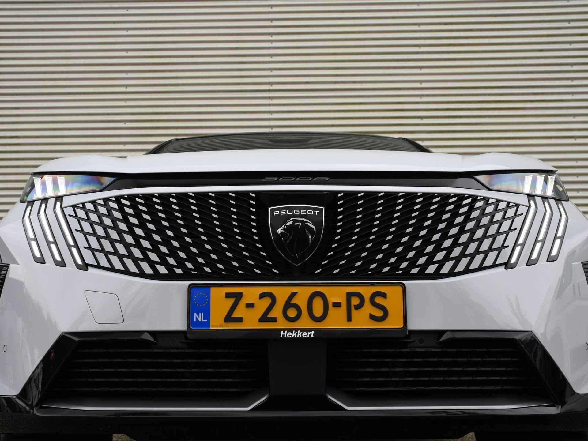 Peugeot e-3008 GT 73kWh 210pk Automaat MASSAGE | ADAP. CRUISE | STOELVENTILATIE | LEDER | DODE HOEK | 20''LM | DAB | STOELVERWARMING VOOR + ACHTER - 44/45