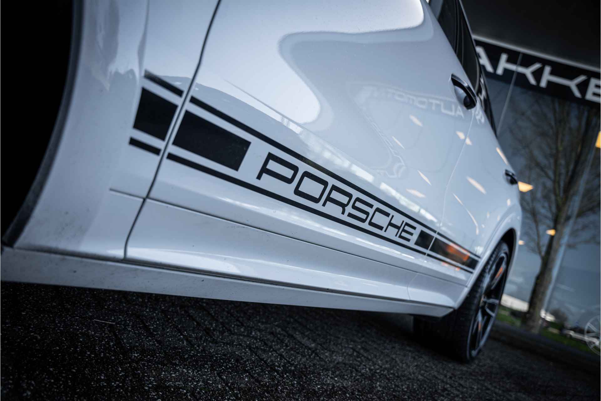 Porsche Cayenne Coupé 3.0 E-Hybrid - BOSE - Panodak - Sport Design - Luchtvering - Trekhaak - 15/90