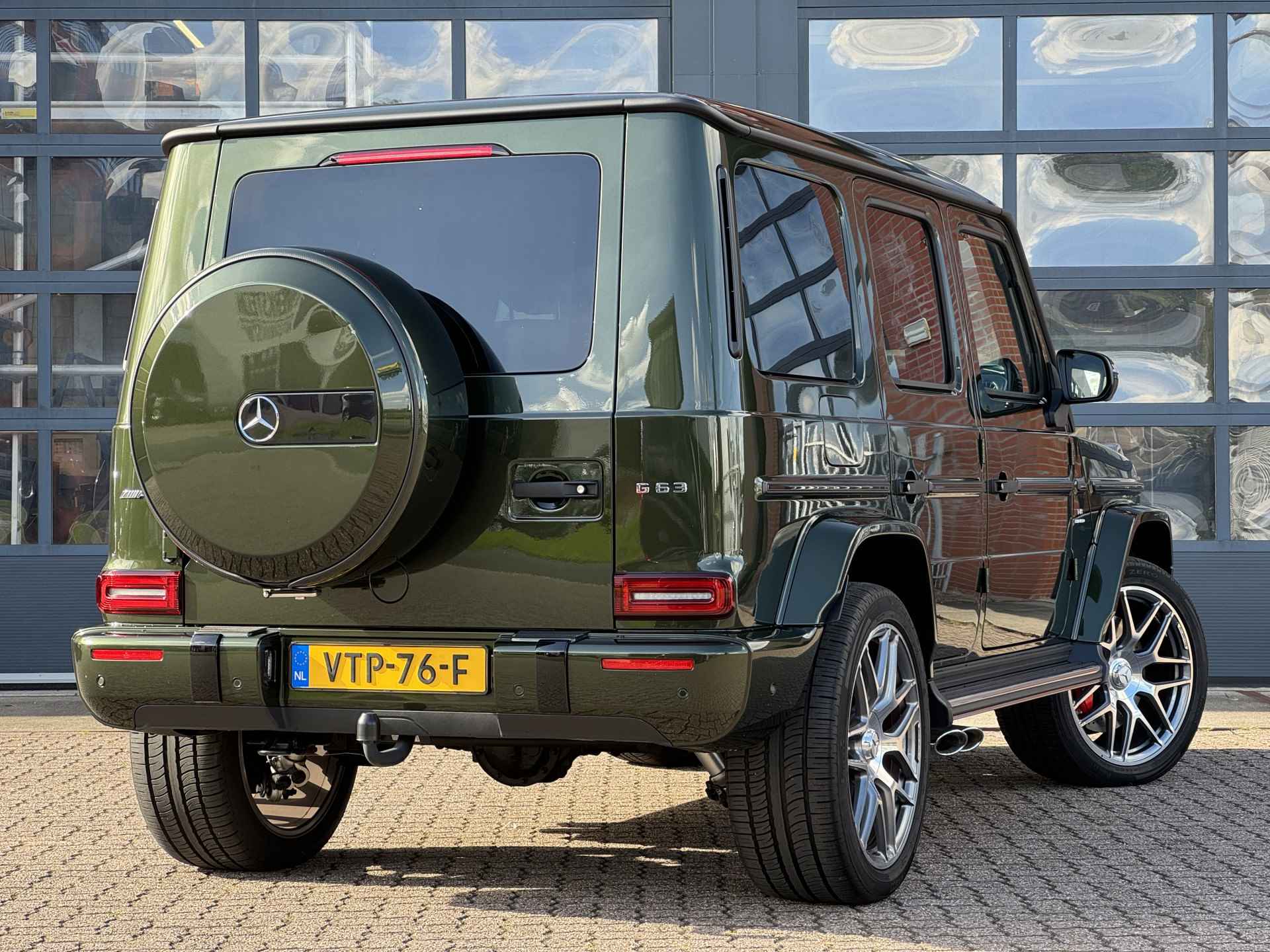 Mercedes-Benz G-Klasse G 63 AMG VAN | € 199.500,- ex. BTW | Rij-assistentiepakket | Manufaktur | Burmester | 360° Camera | Elek. schuif-/kanteldak | Trekhaak | - 5/22