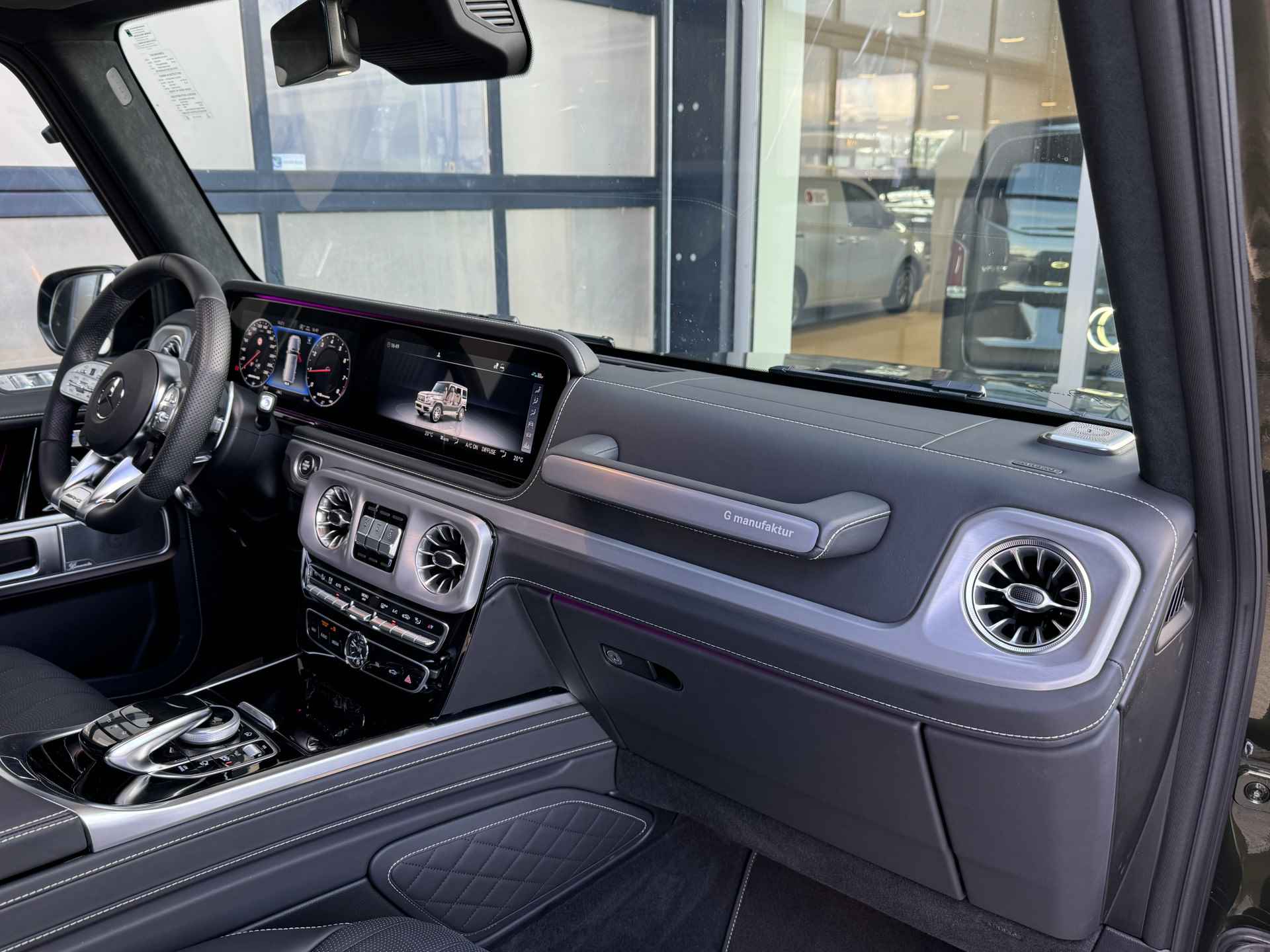 Mercedes-Benz G-Klasse G 63 AMG VAN | € 199.500,- ex. BTW | Rij-assistentiepakket | Manufaktur | Burmester | 360° Camera | Elek. schuif-/kanteldak | Trekhaak | - 7/22