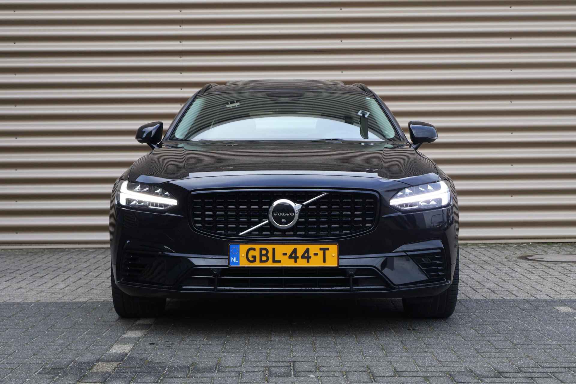 Volvo V90 2.0 T6 Plug-in hybrid AWD Ultra Dark | Gelaagd glas | Head-Up Display | Harman Kardon - 5/57