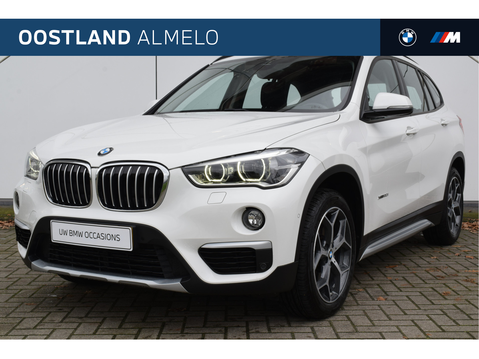 BMW X1 xDrive20i xLine Automaat / Panoramadak / LED / Park Assistant / Stoelverwarming / Cruise Control