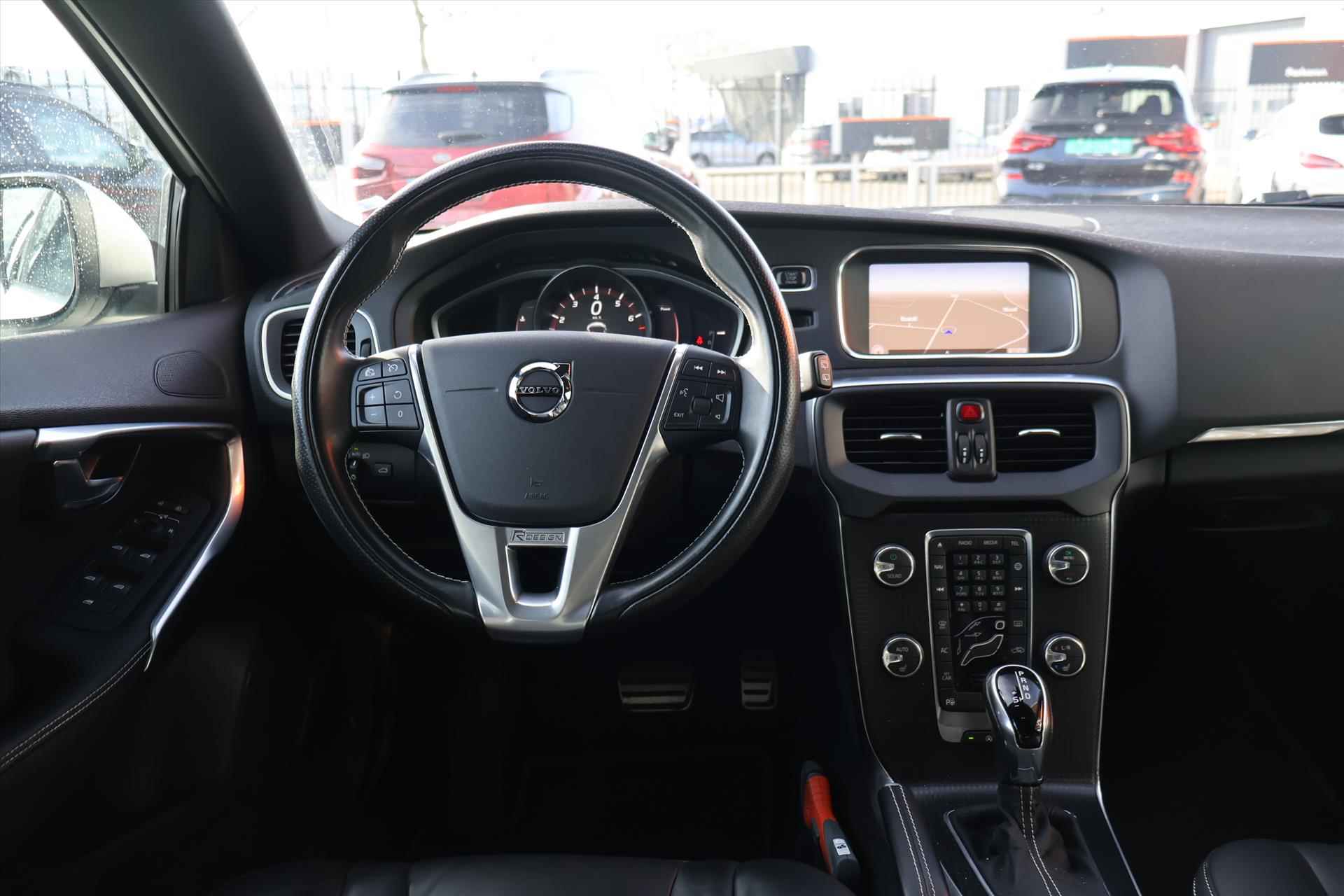 Volvo V40 1.5 R-Design T3 152PK Geartronic | Harman/Kardon | LED | Pano | Camera | Navi | Keyless | Leder - 5/26