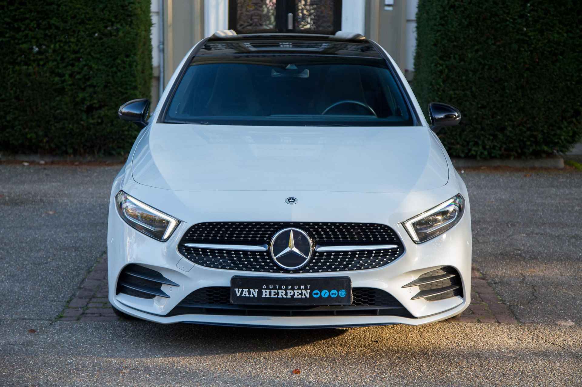 Mercedes-Benz A-klasse 200 AMG Pano | Burmester | Ambient | Carplay | Memory - 7/57