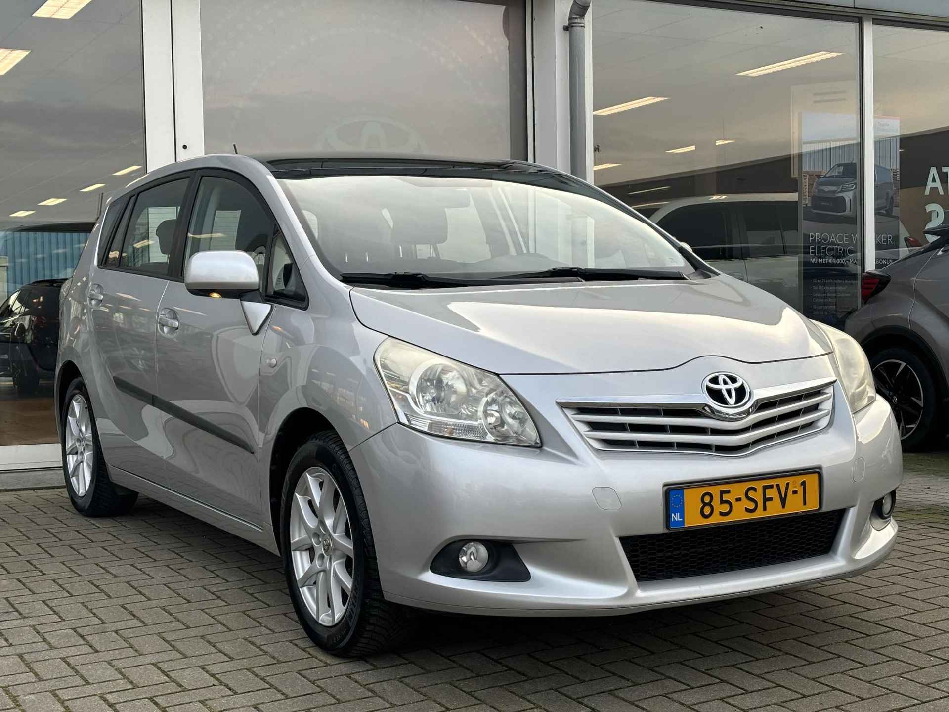 Toyota Verso 1.8 VVT-i Business | Panoramadak | Navigatie | 100% dealer onderhouden | 1e eigenaar | Cruise Control | Camera - 5/34