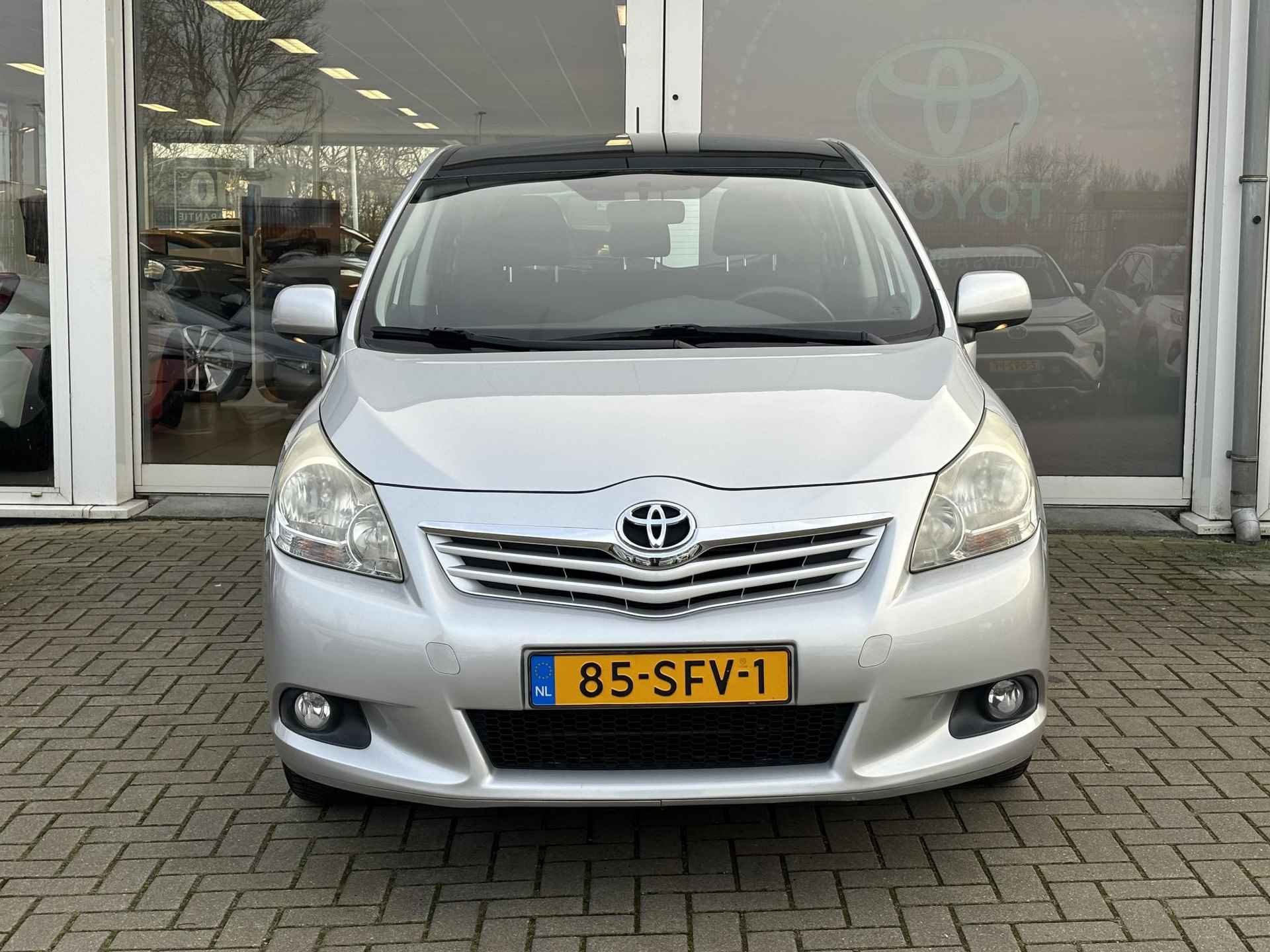 Toyota Verso 1.8 VVT-i Business | Panoramadak | Navigatie | 100% dealer onderhouden | 1e eigenaar | Cruise Control | Camera - 6/34