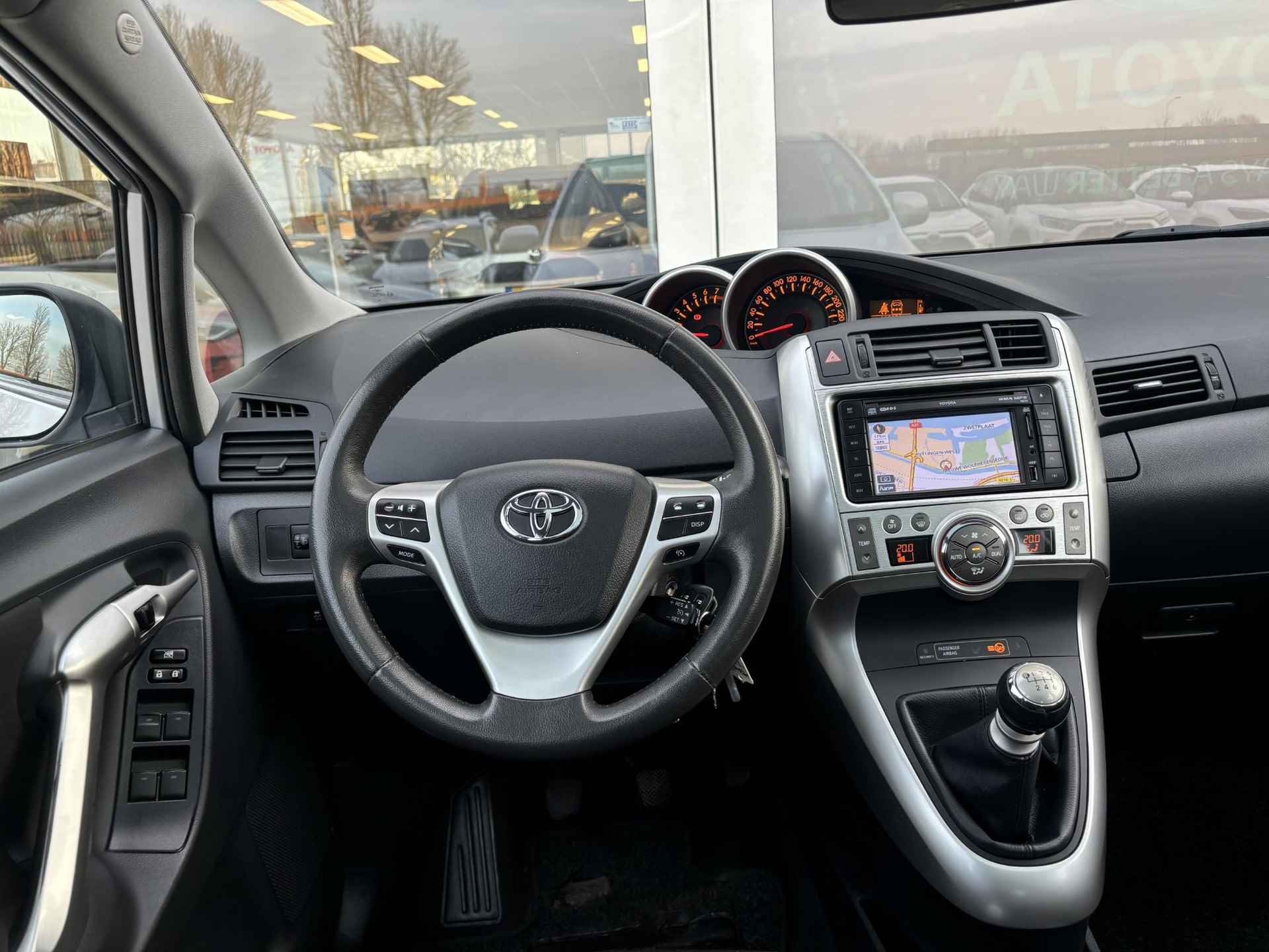 Toyota Verso 1.8 VVT-i Business | Panoramadak | Navigatie | 100% dealer onderhouden | 1e eigenaar | Cruise Control | Camera - 32/34