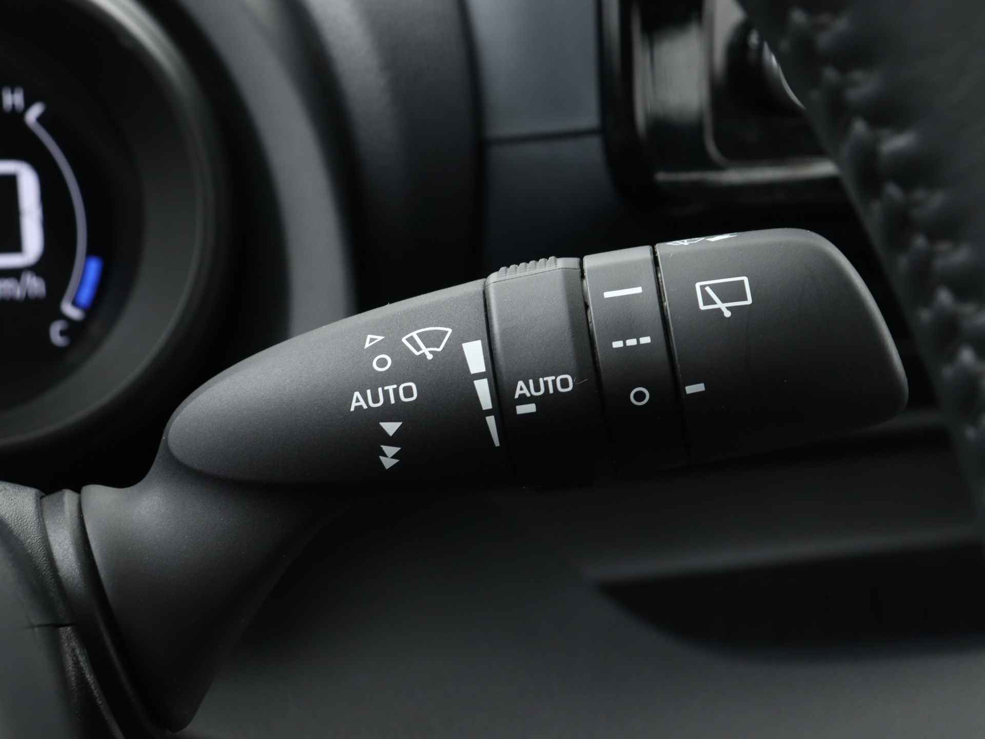 Toyota Yaris 1.5 Hybrid Dynamic Limited | Apple CarPlay / Android Auto | Adaptive Cruise Control | - 25/42