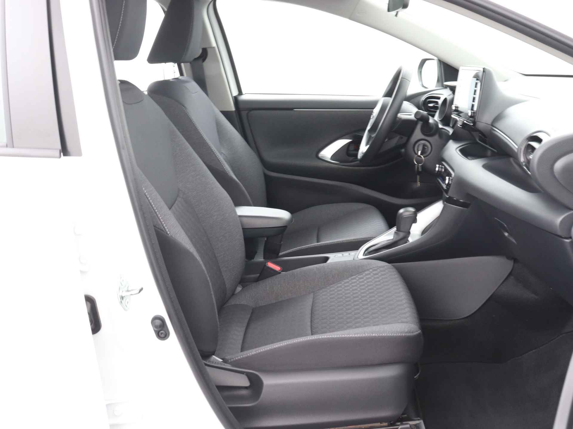 Toyota Yaris 1.5 Hybrid Dynamic Limited | Apple CarPlay / Android Auto | Adaptive Cruise Control | - 31/42
