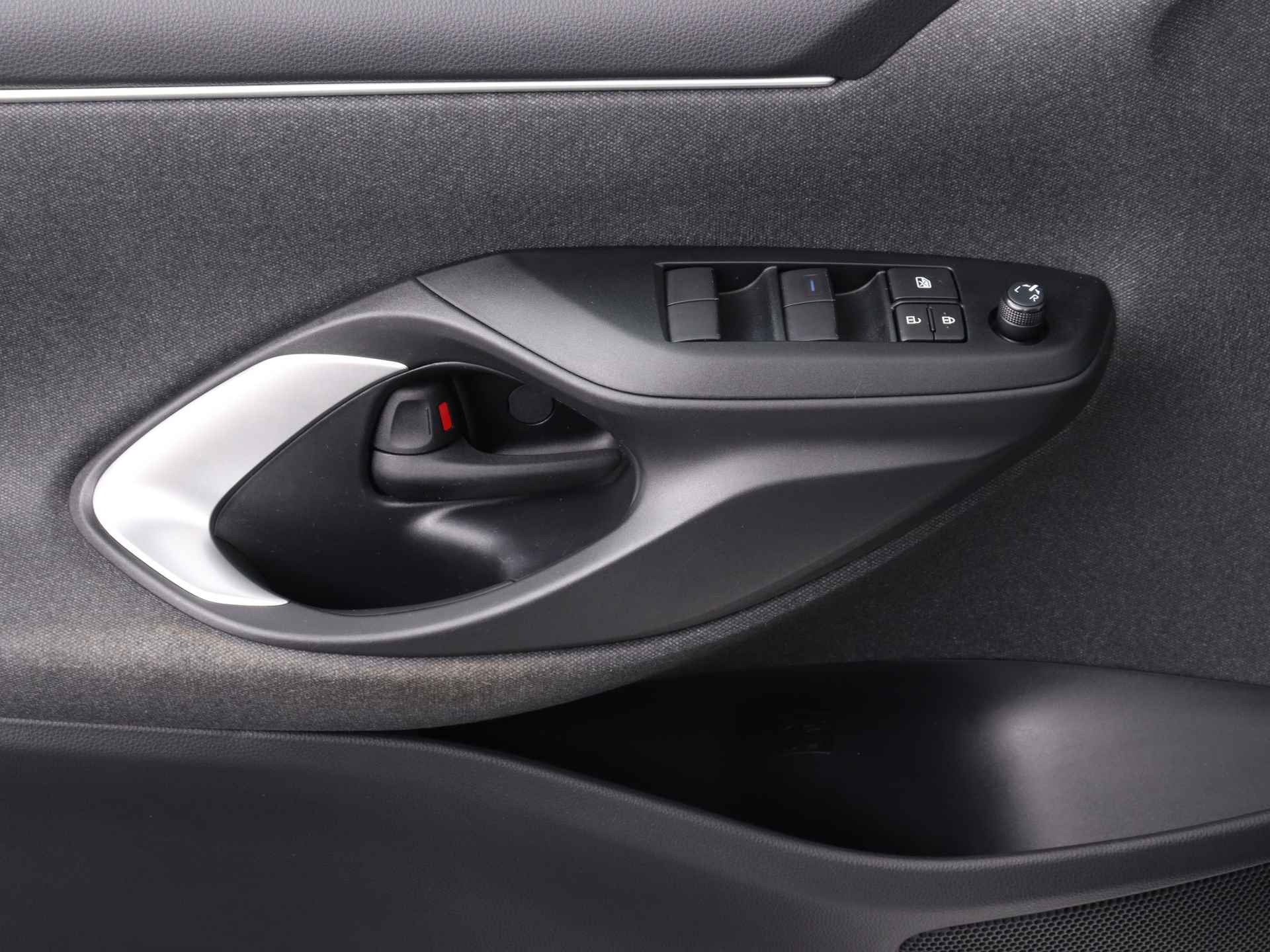 Toyota Yaris 1.5 Hybrid Dynamic Limited | Apple CarPlay / Android Auto | Adaptive Cruise Control | - 33/42