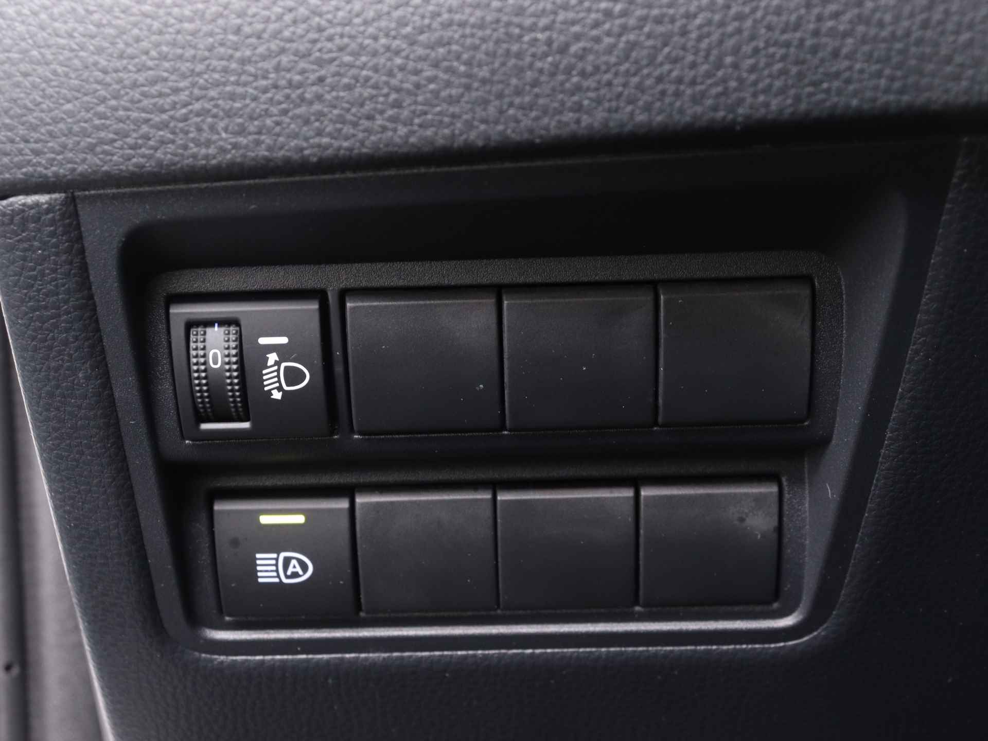 Toyota Yaris 1.5 Hybrid Dynamic Limited | Apple CarPlay / Android Auto | Adaptive Cruise Control | - 34/42