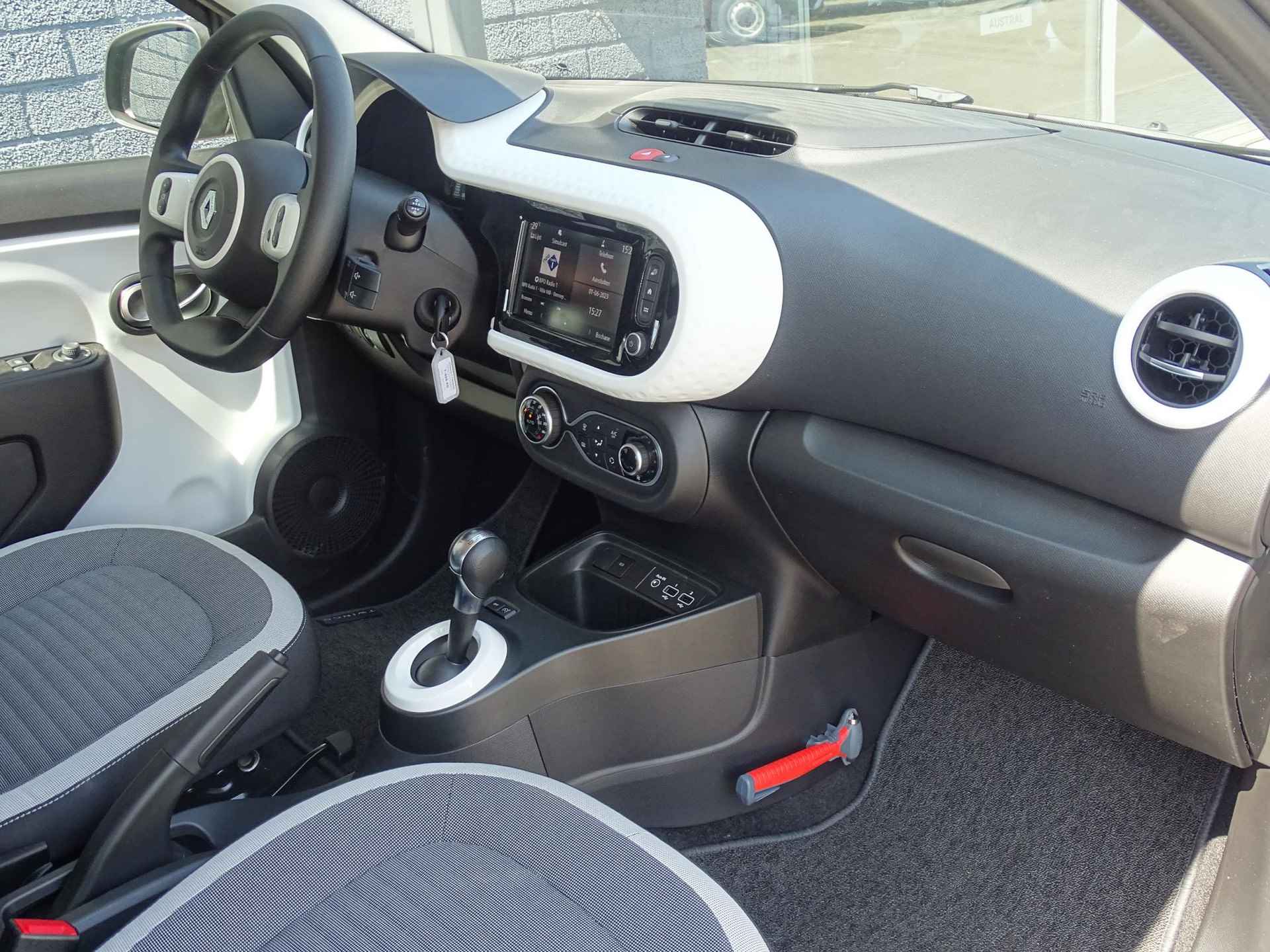 Renault Twingo Z.E. R80 E-Tech Equilibre 22 kWh Airco Apple Carplay Automaat ! 100% Elektrisch ! - 4/29