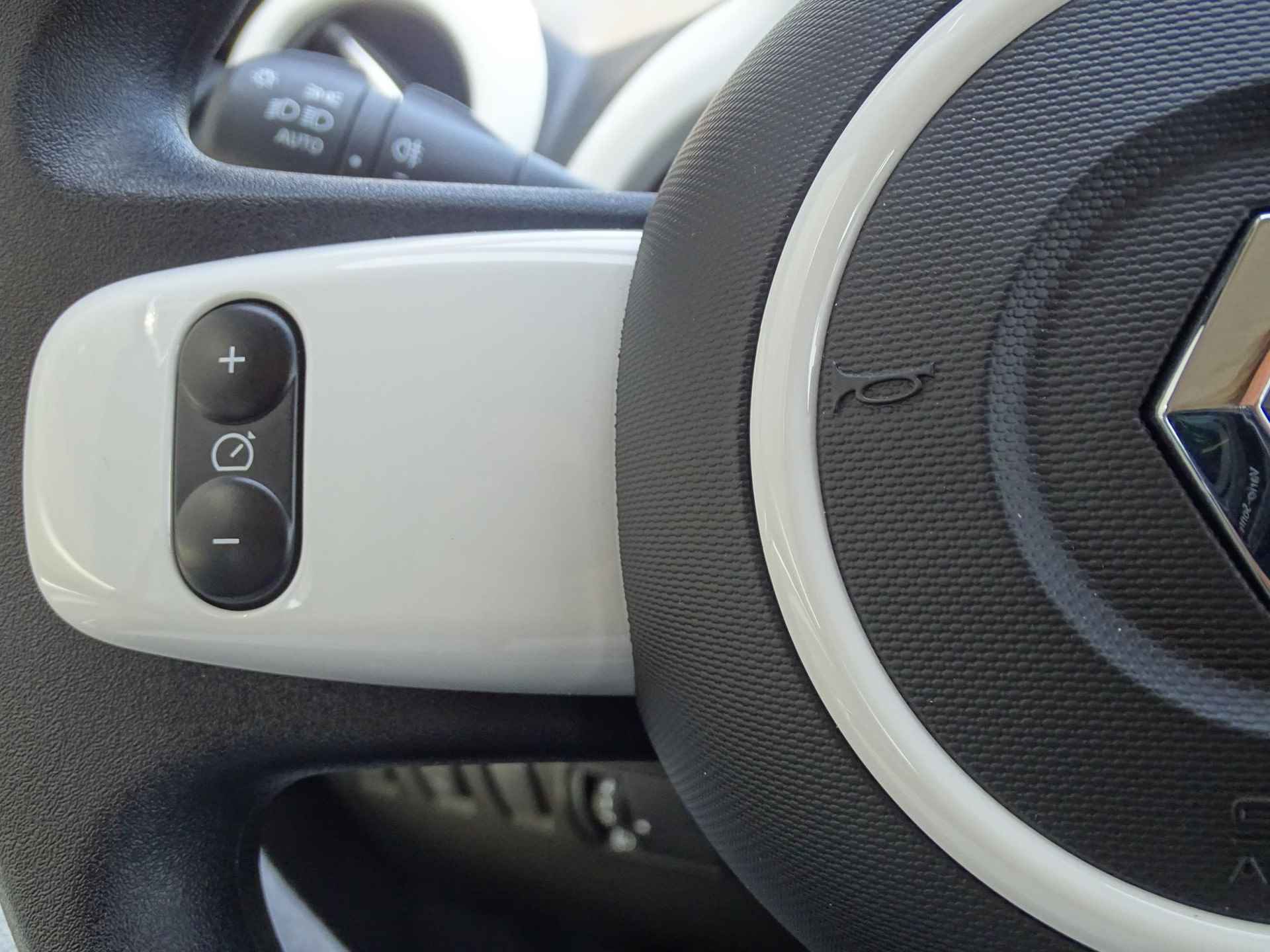 Renault Twingo Z.E. R80 E-Tech Equilibre 22 kWh Airco Apple Carplay Automaat ! 100% Elektrisch ! - 26/29