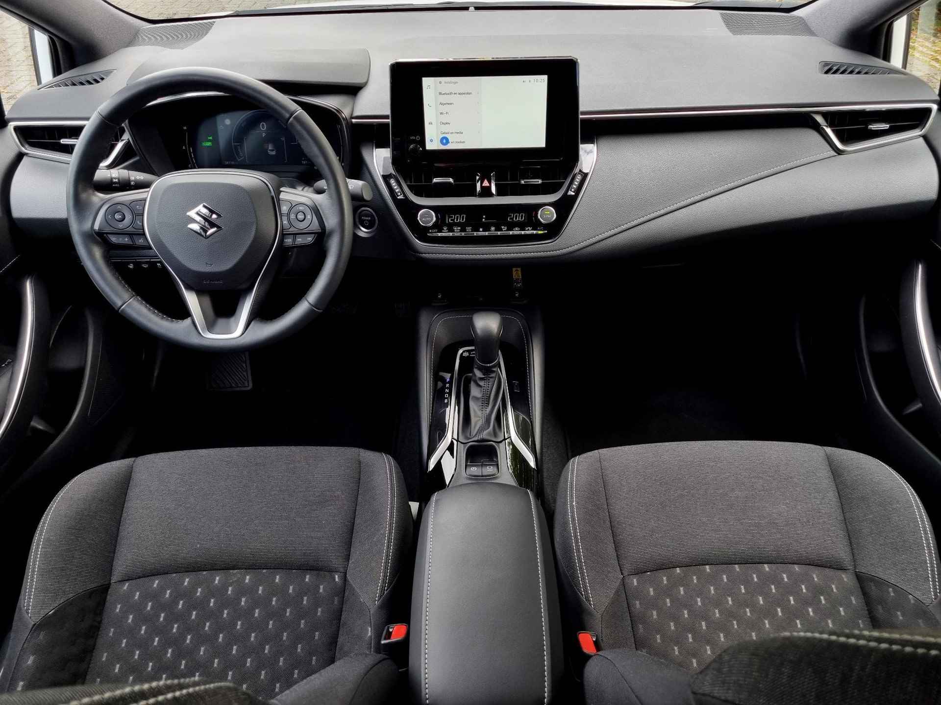 Suzuki Swace 1.8 Hybrid Style Automaat / All Season Banden / Navigatie via Android Auto/Apple Carplay / Achteruitrijcamera / Cruise Control Adaptief - 2/46