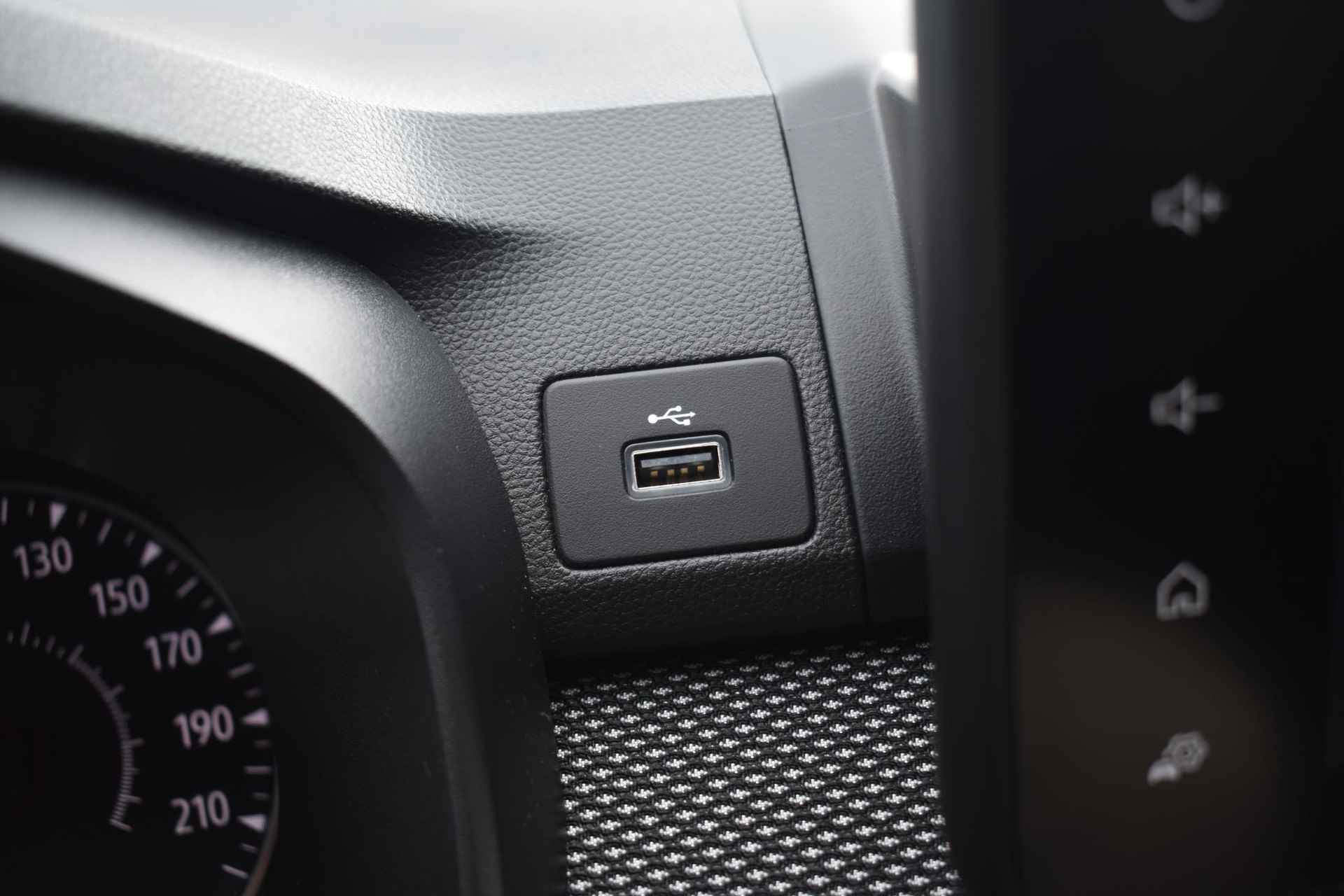 Dacia Sandero Stepway 1.0 TCe Comfort 90pk | Automaat | Achteruitrijcamera | Parkeersensoren | Navigatie | Trekhaak - 19/30