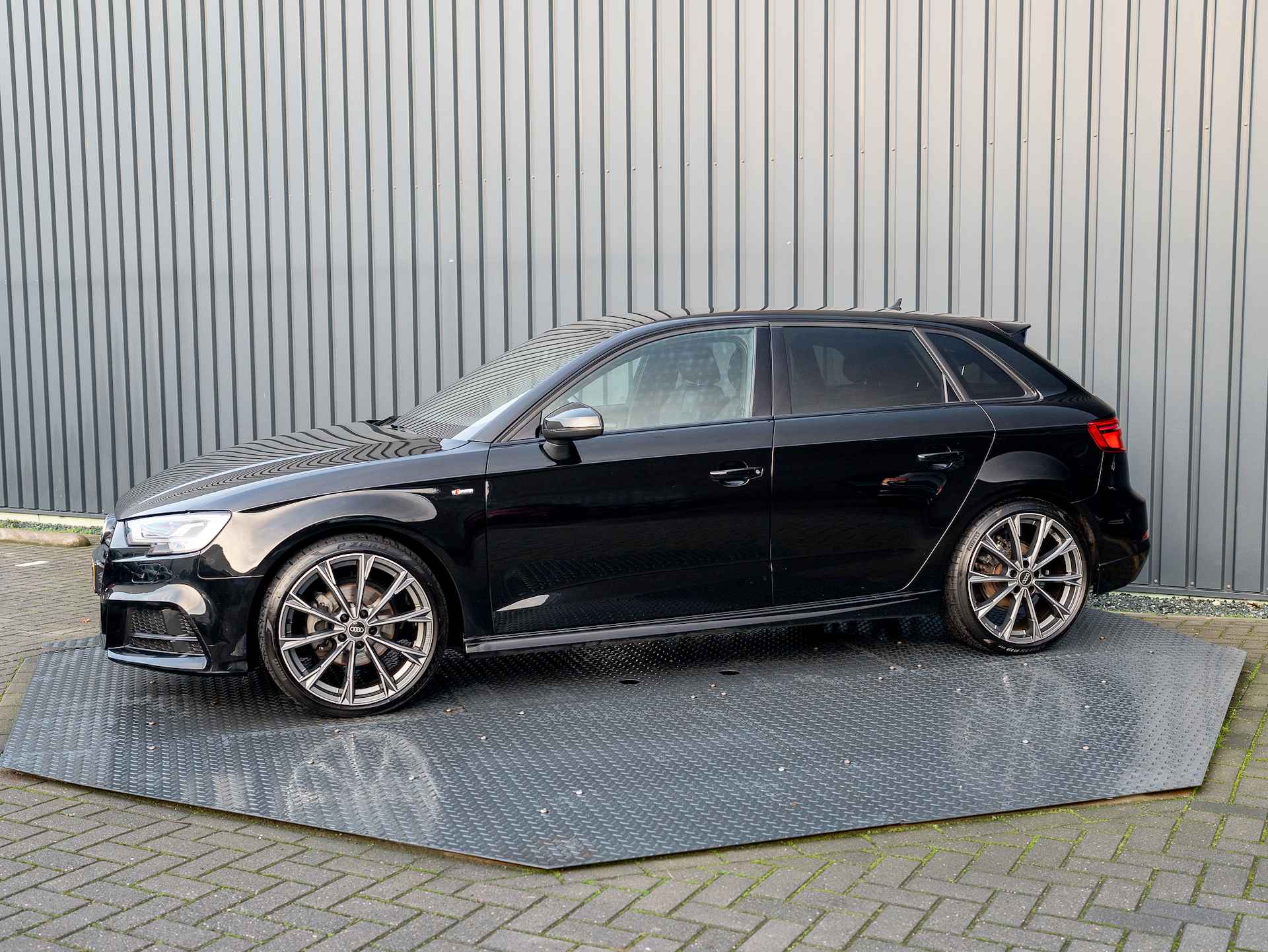 Audi A3 Sportback 1.0 TFSI Sport S Line Edition | B&O | 19 Inch | Prijs Rijklaar!! - 3/44