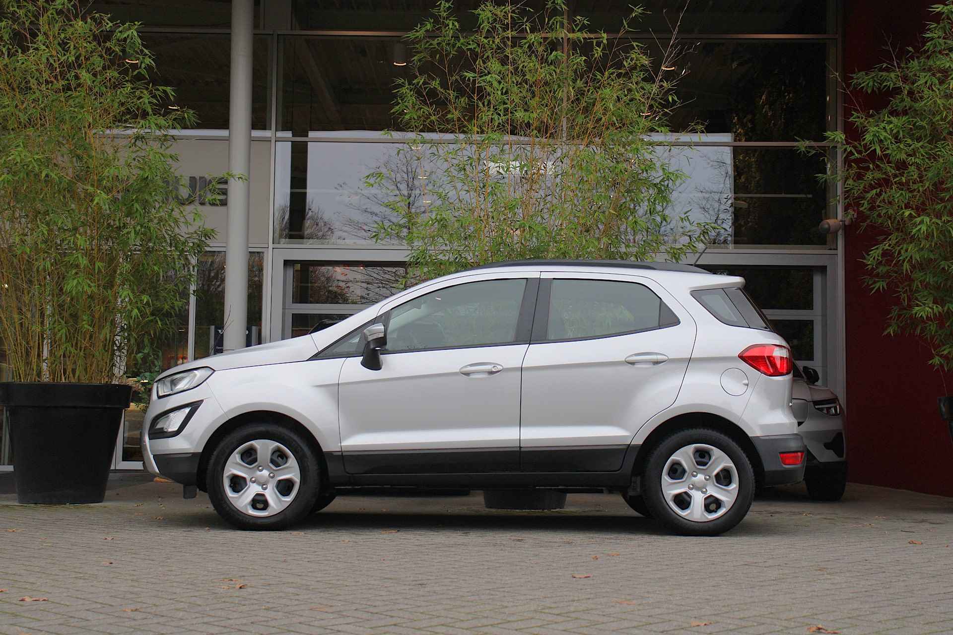 Ford EcoSport 1.0 EcoBoost Titanium Automaat | Trekhaak | Cruise Control | Parkeersensoren voor & achter | Navigatie - 4/18