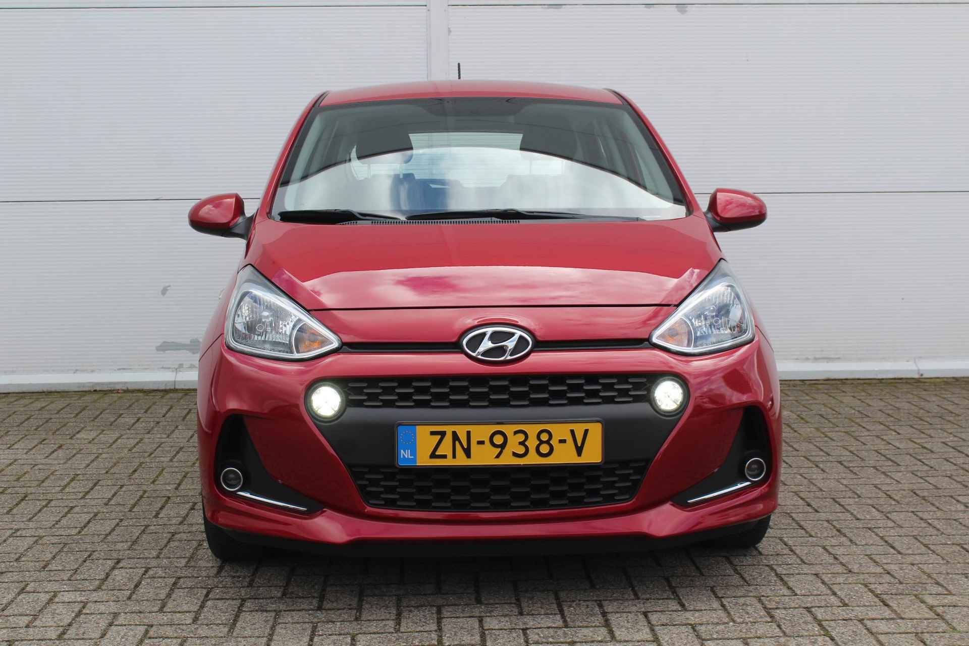 Hyundai i10 1.0i Comfort / Navigatie + Apple Carplay/Android Auto / Cruise Control / Airco / Parkeersensoren achter / Bluetooth / - 34/37