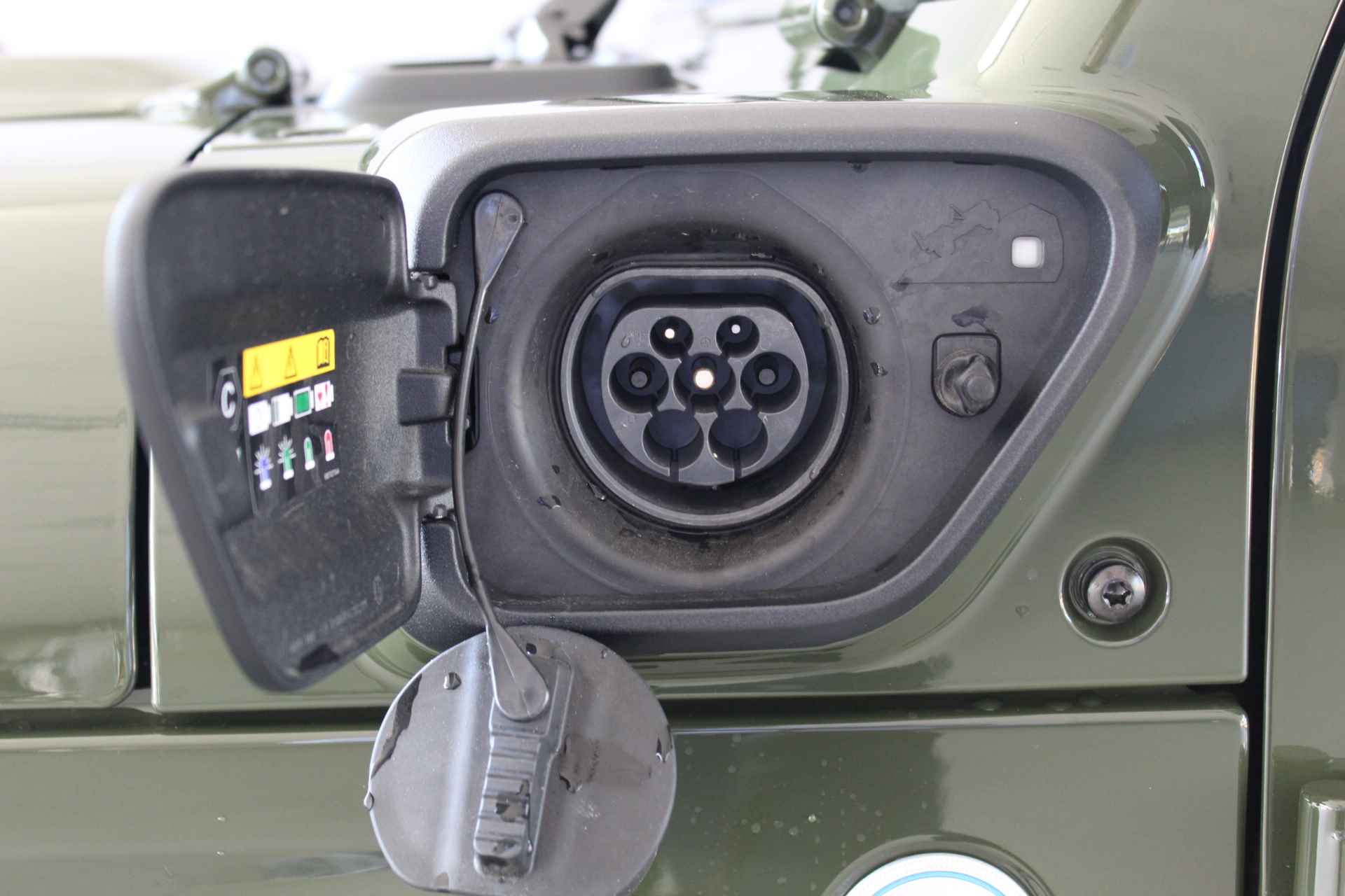 Jeep Wrangler Unlimited 4xe 380 Sahara | Leder | Camera V+A | Carplay | Navigatie - 24/46
